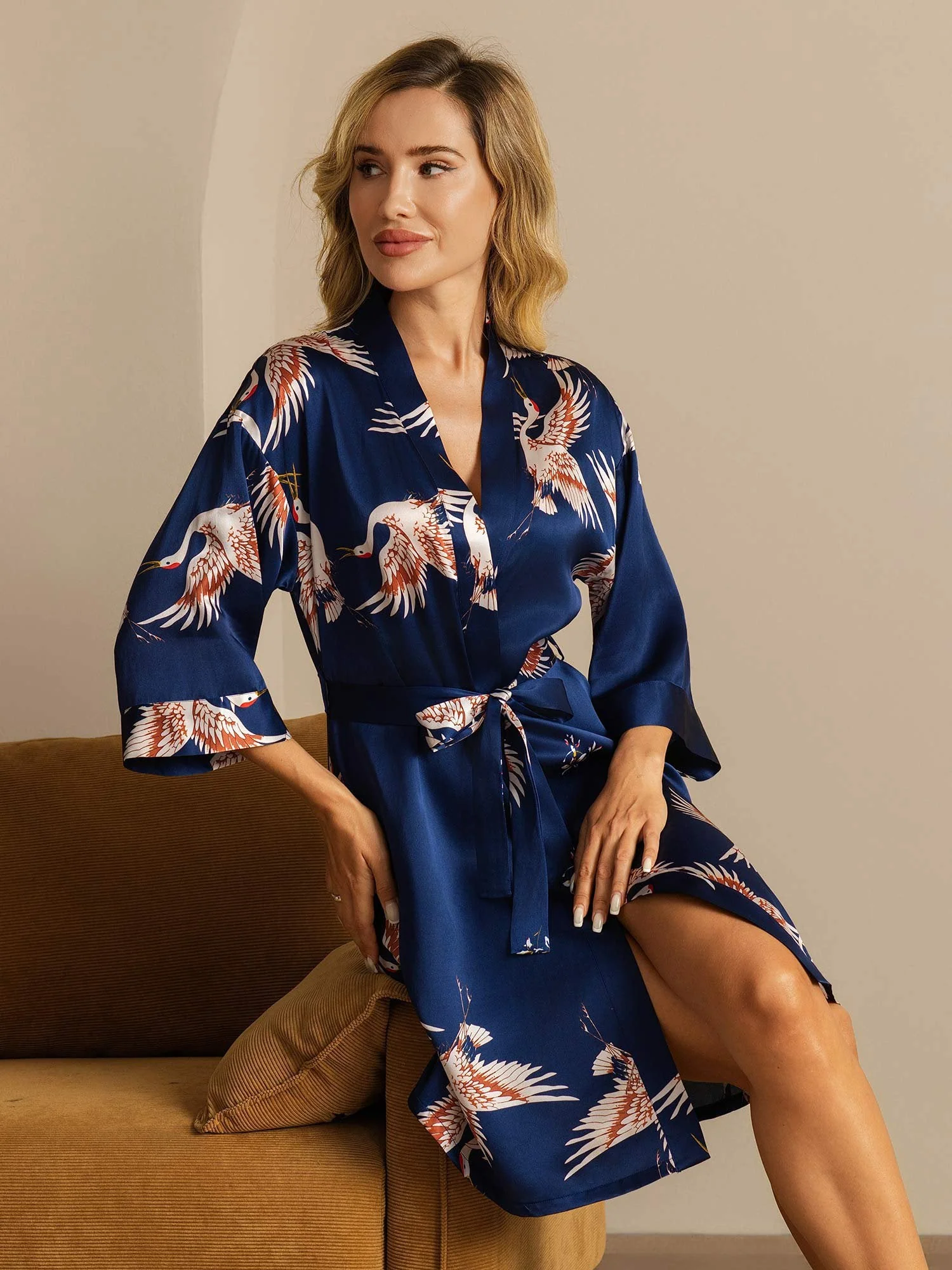 19Momme Pure Silk Kranich-Druck Gürtelte Wickel Kimono-Robe für Frauen - Image 16