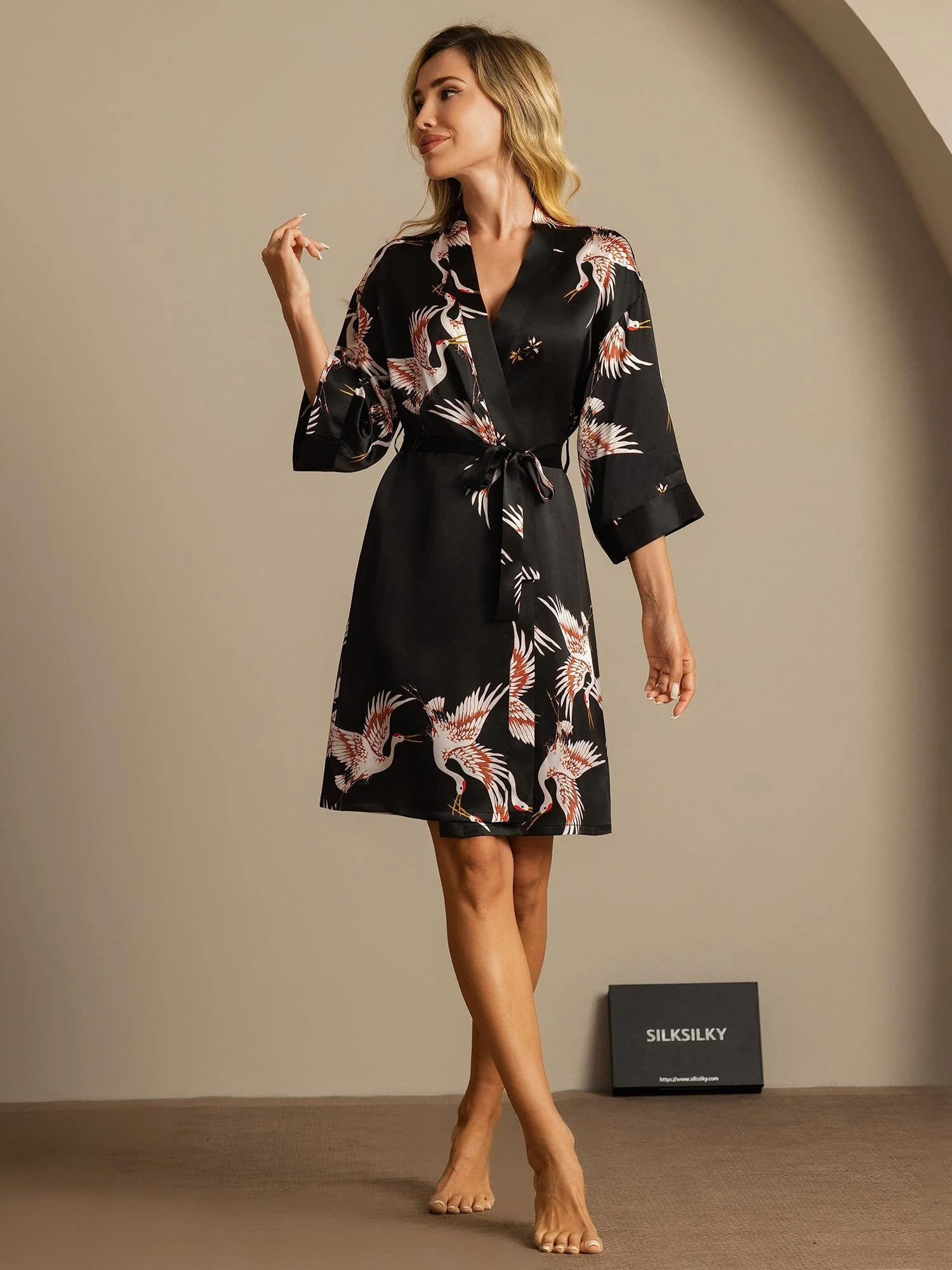 19Momme Pure Silk Kranich-Druck Gürtelte Wickel Kimono-Robe für Frauen - Image 27