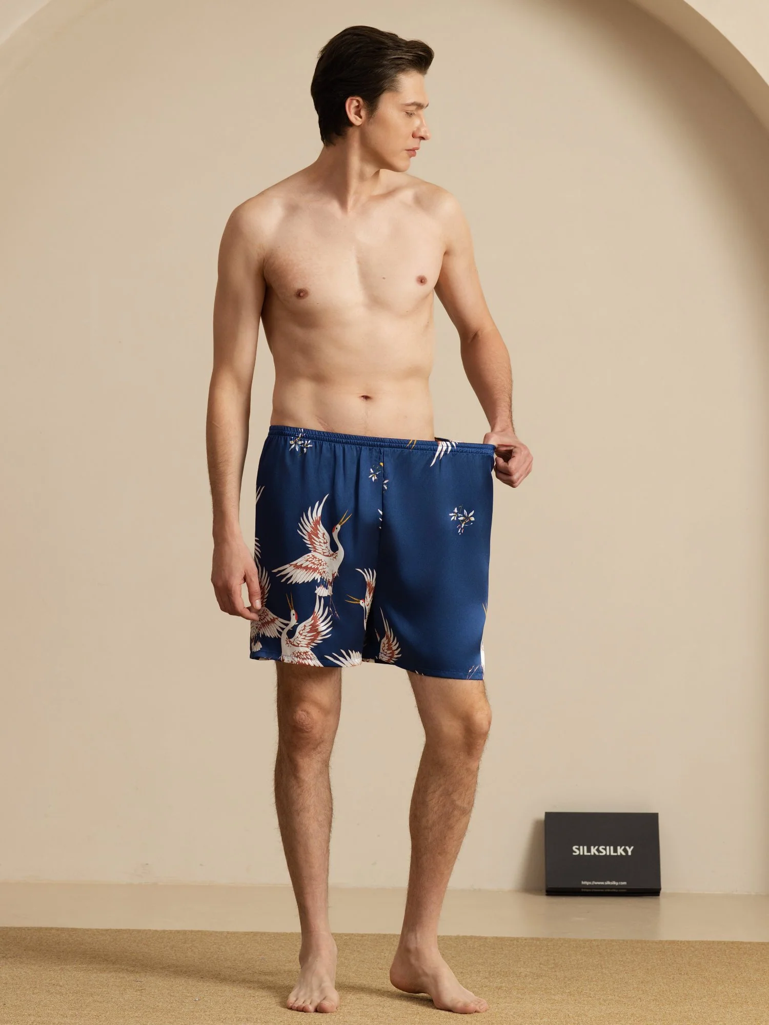 19Momme Reine Seide Herren Kranich Druck Elastischer Taillen Schlaf Shorts - Image 7
