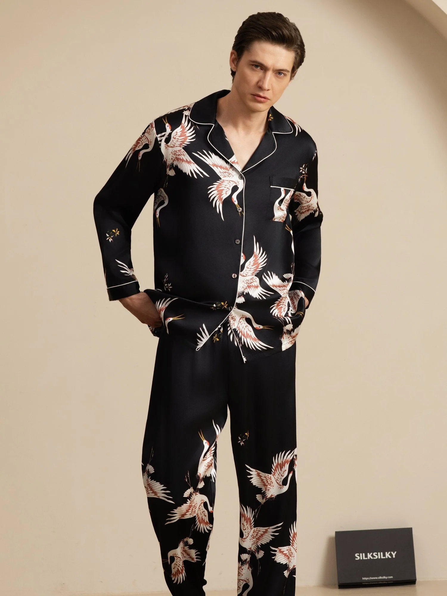 19Momme Reiner Seiden Herren Kranichdruck Langarm Notch Kragen Pyjama Set - Image 12