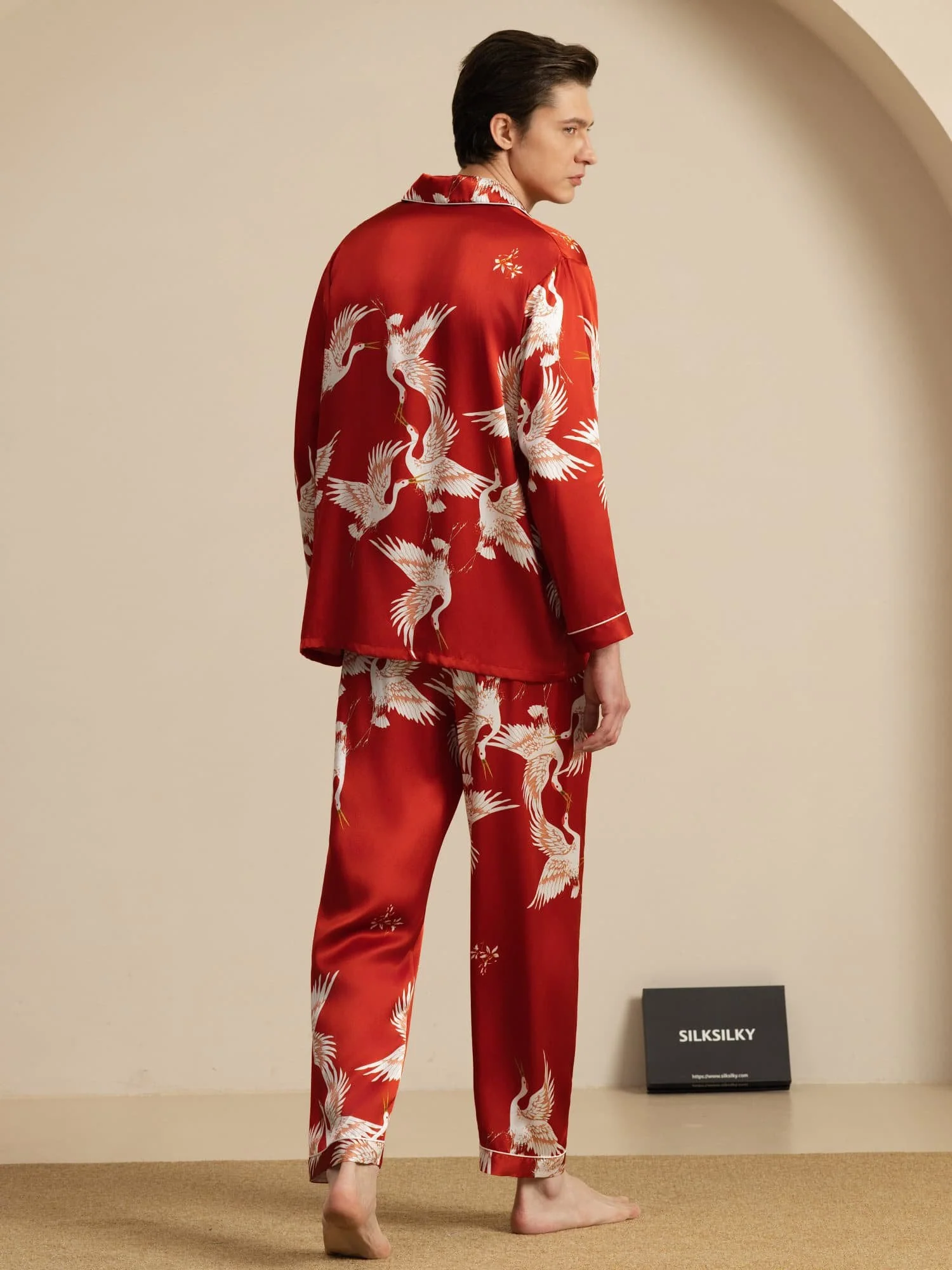 19Momme Reiner Seiden Herren Kranichdruck Langarm Notch Kragen Pyjama Set - Image 18