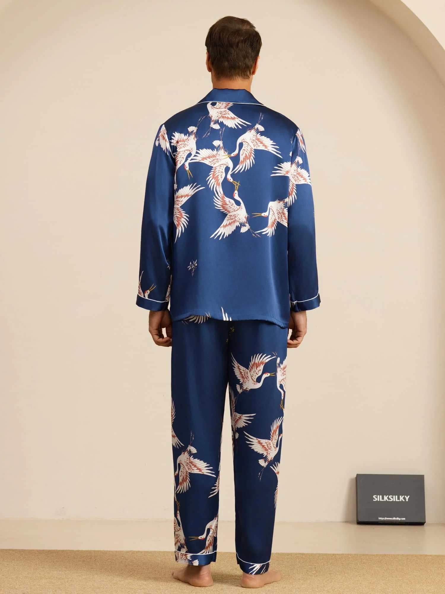 19Momme Reiner Seiden Herren Kranichdruck Langarm Notch Kragen Pyjama Set - Image 2
