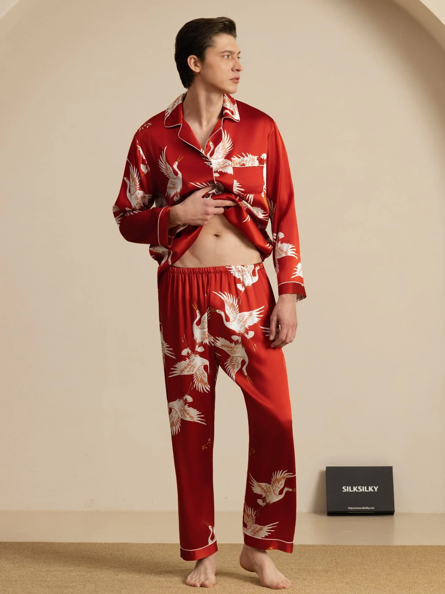 19Momme Reiner Seiden Herren Kranichdruck Langarm Notch Kragen Pyjama Set - Image 21