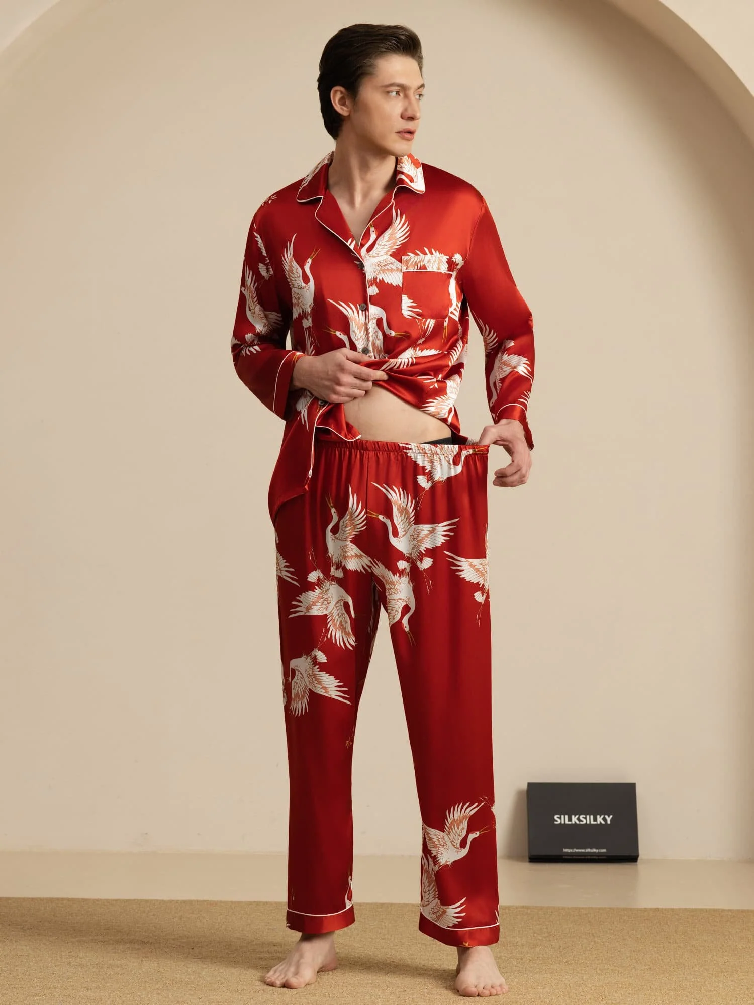 19Momme Reiner Seiden Herren Kranichdruck Langarm Notch Kragen Pyjama Set - Image 24
