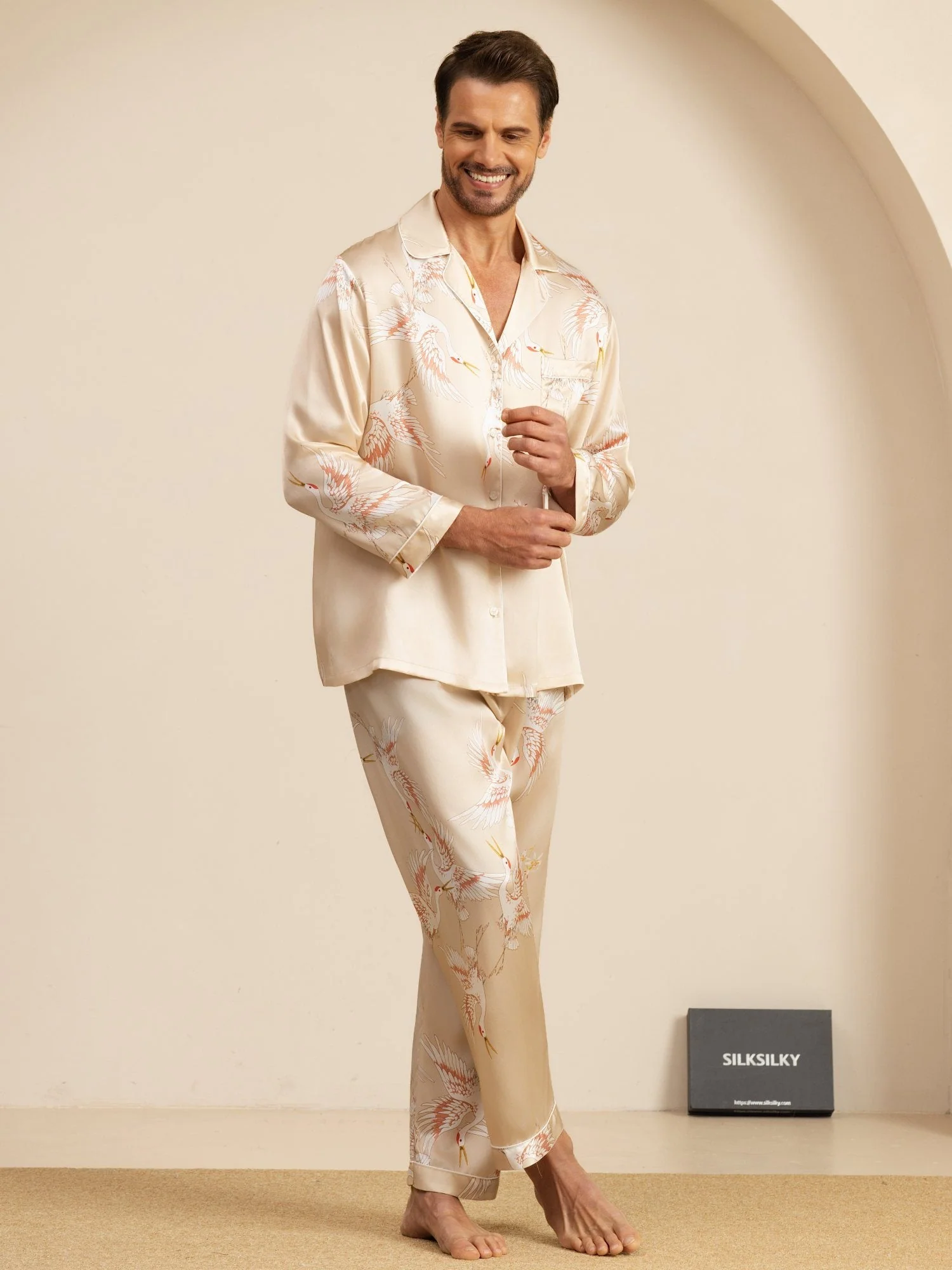 19Momme Reiner Seiden Herren Kranichdruck Langarm Notch Kragen Pyjama Set - Image 28