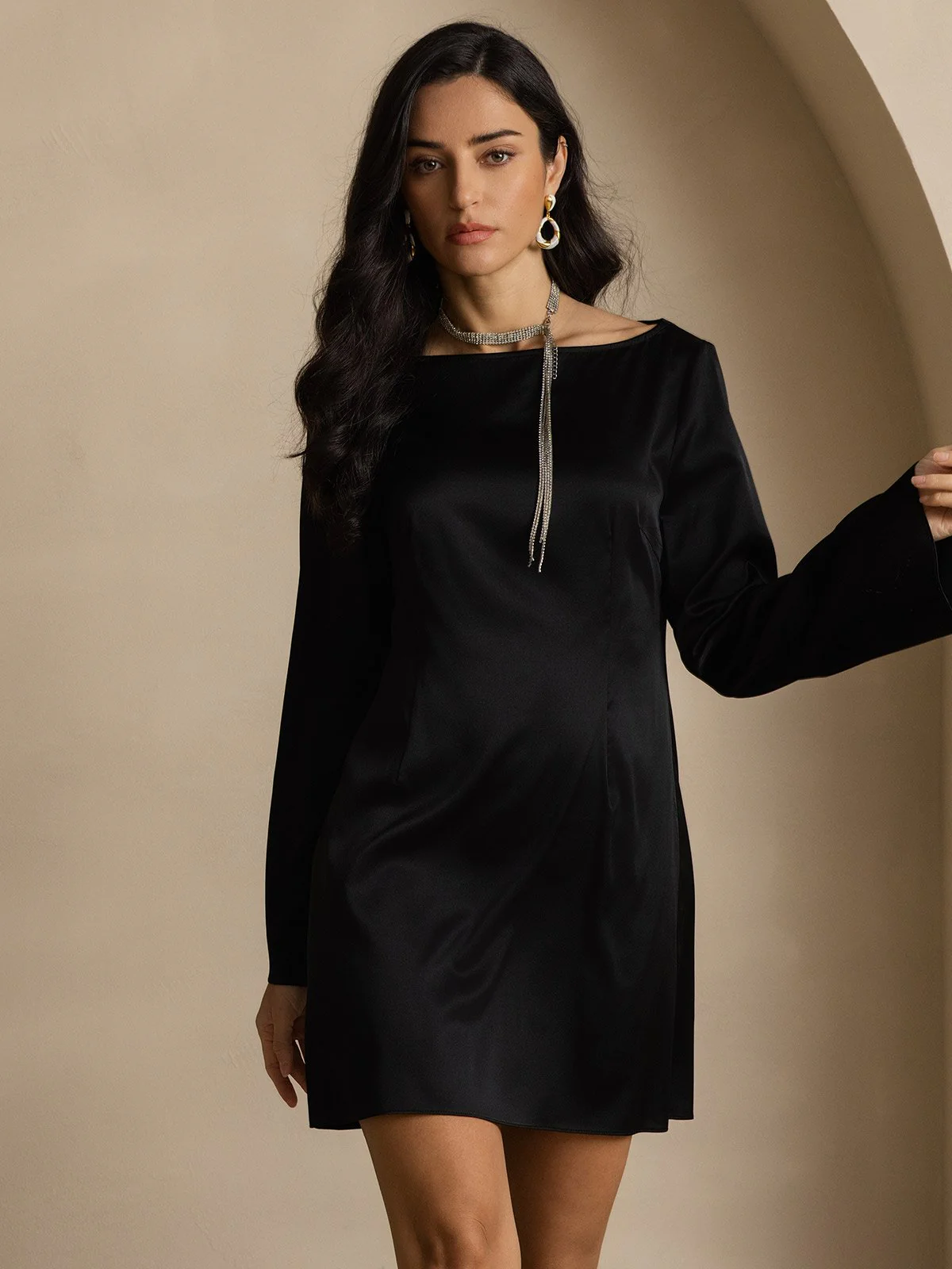 19Momme Seiden Elegantes Langarmkleid - Image 18