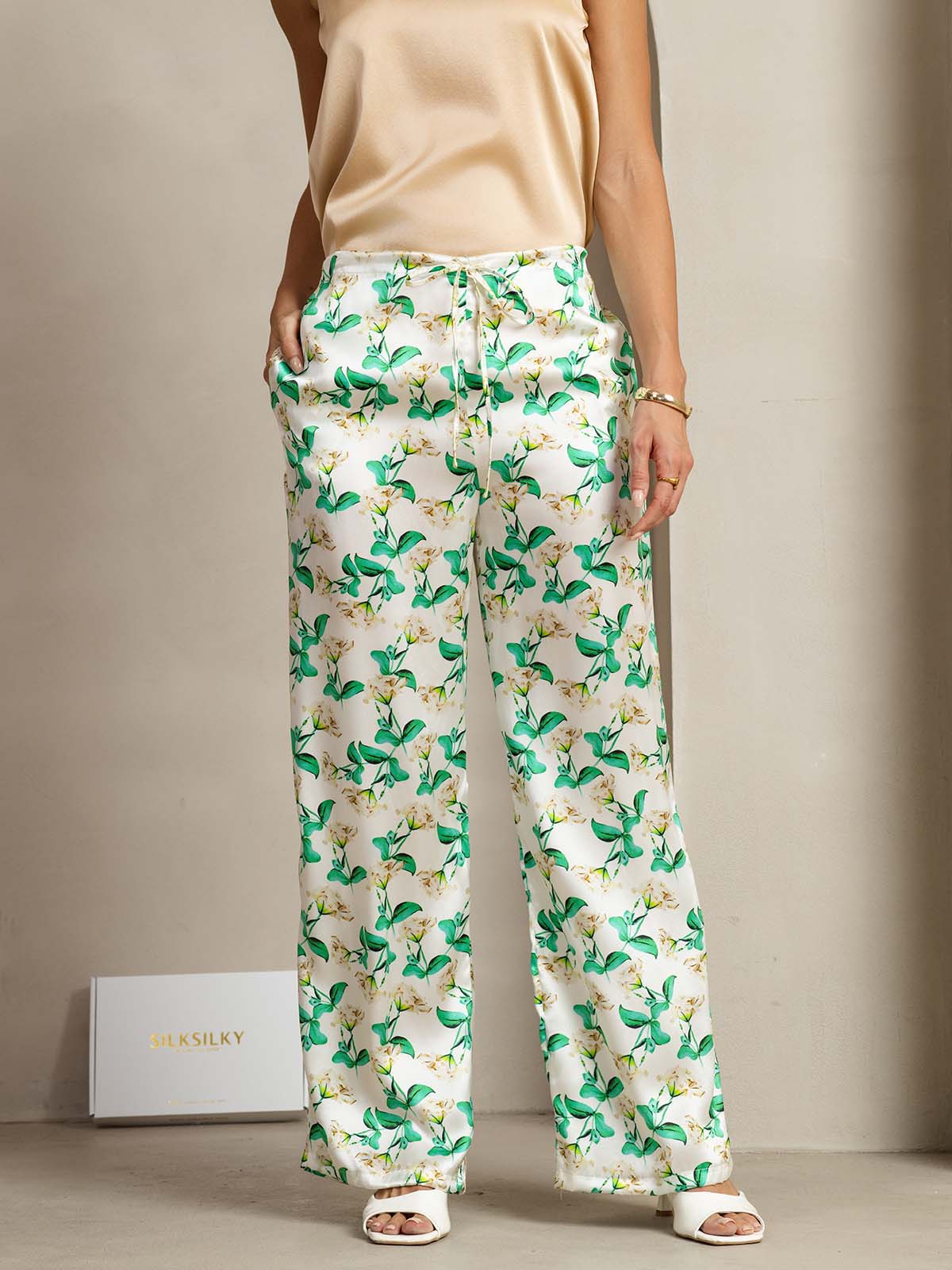 19Momme Seidene Grüne Damenhose Mit Blumenmuster Weitem Bein Und Seitentaschen - Image 3