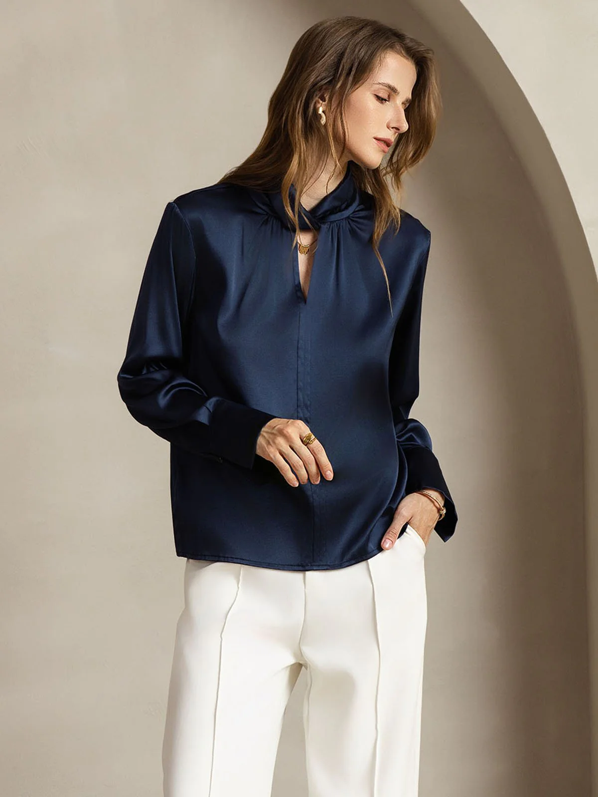 19 Momme Seide Bluse Mit Schlüssellochausschnitt Und Perlenknöpfen - Image 30
