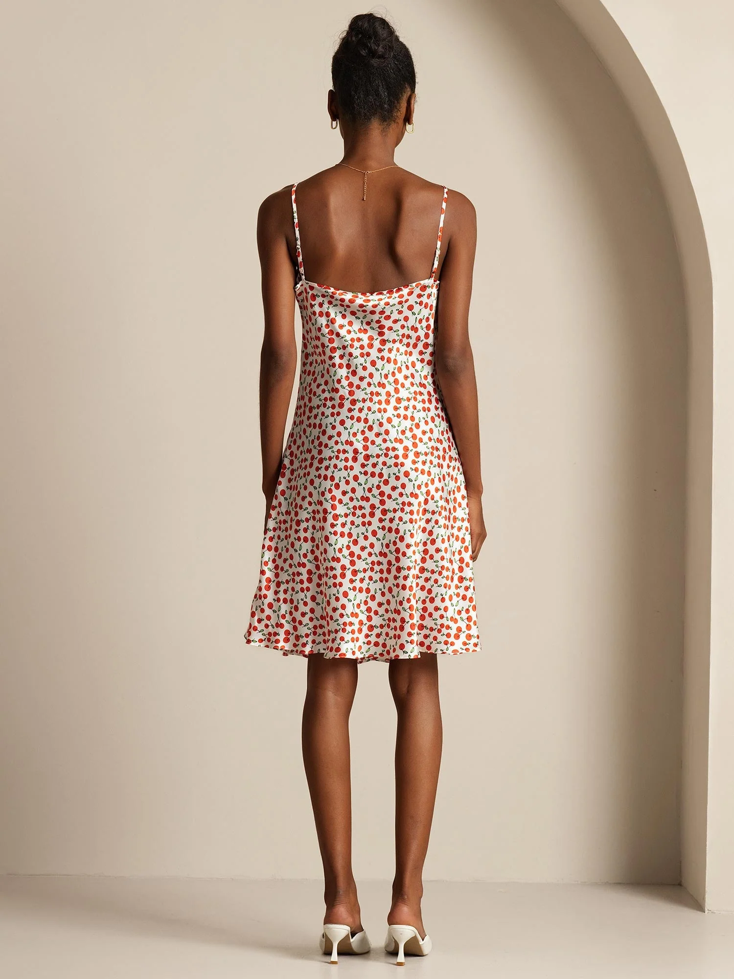 Seiden-Spaghetti-Träger Kirschen-Print Kurzkleid - Image 2