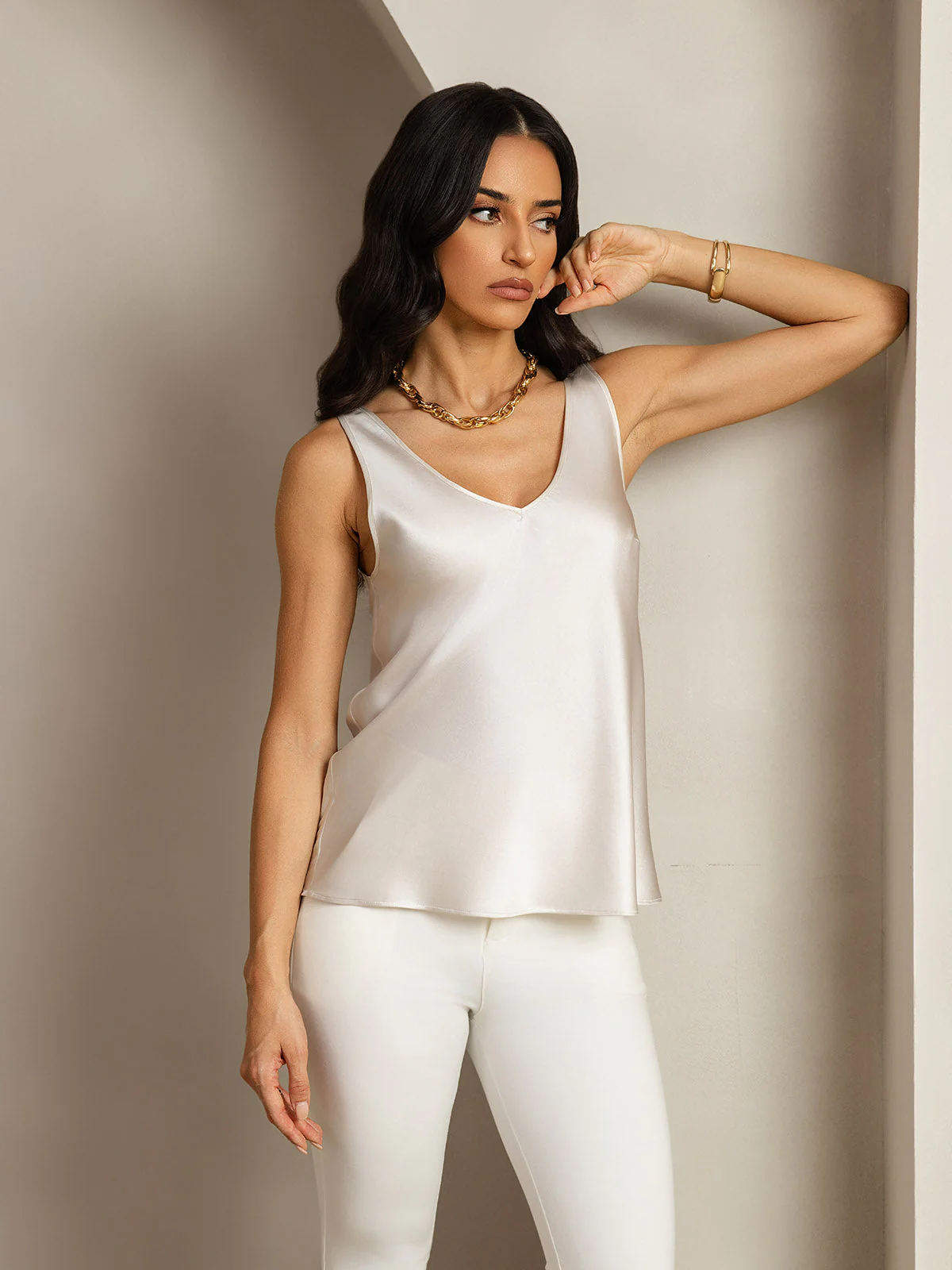 19Momme Seiden V-Ausschnitt Träger TankTop - Image 69