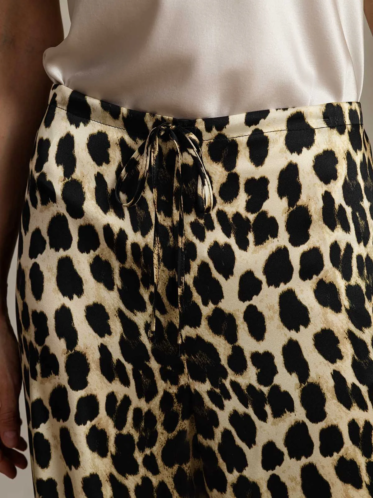 19Momme Seide Leopardenprint Weite Damenhose Mit Seitentaschen Design - Image 7