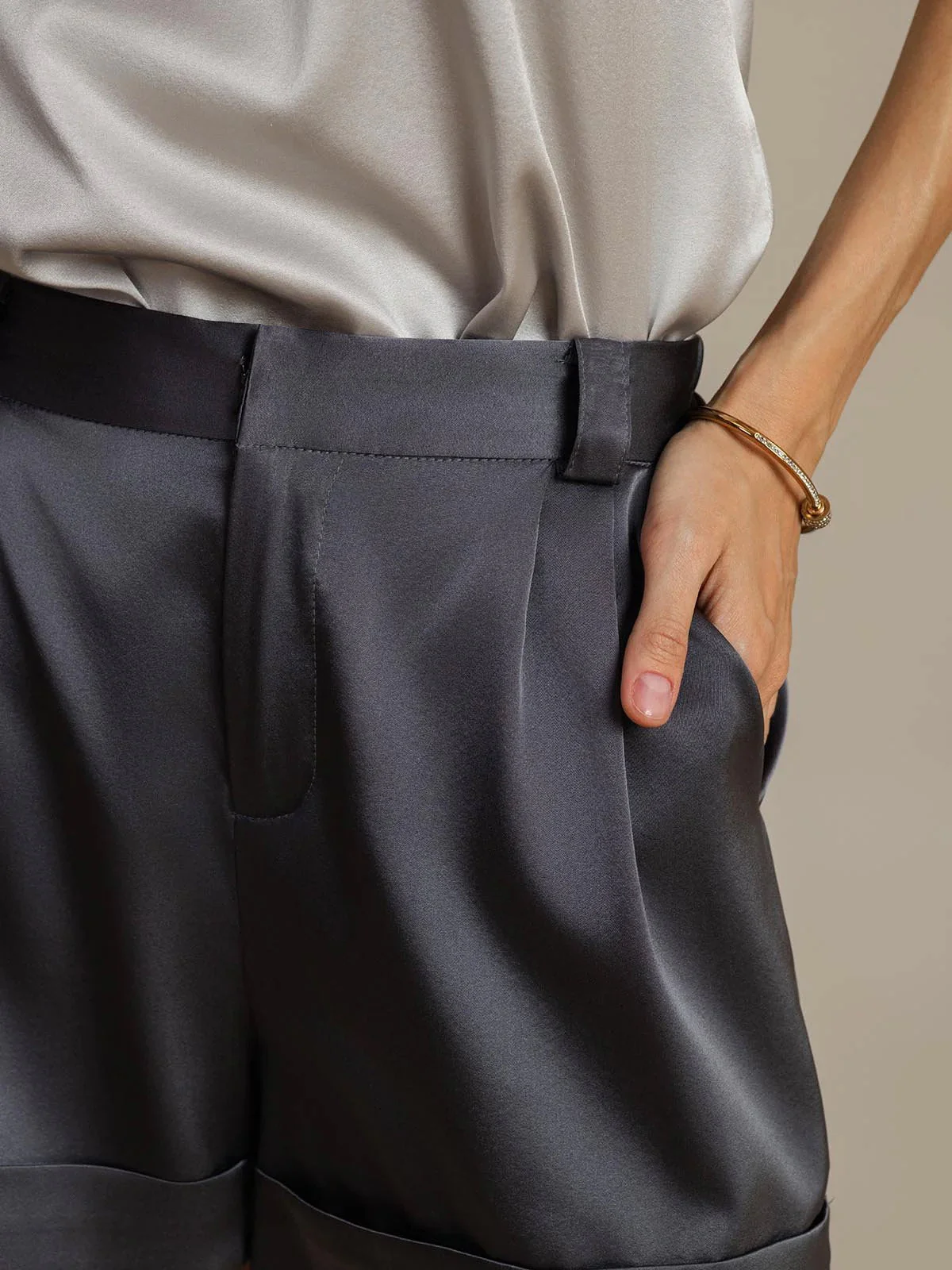 19Momme Seide Damen Shorts Mit Umschlag Und Seitentaschen Design - Image 4
