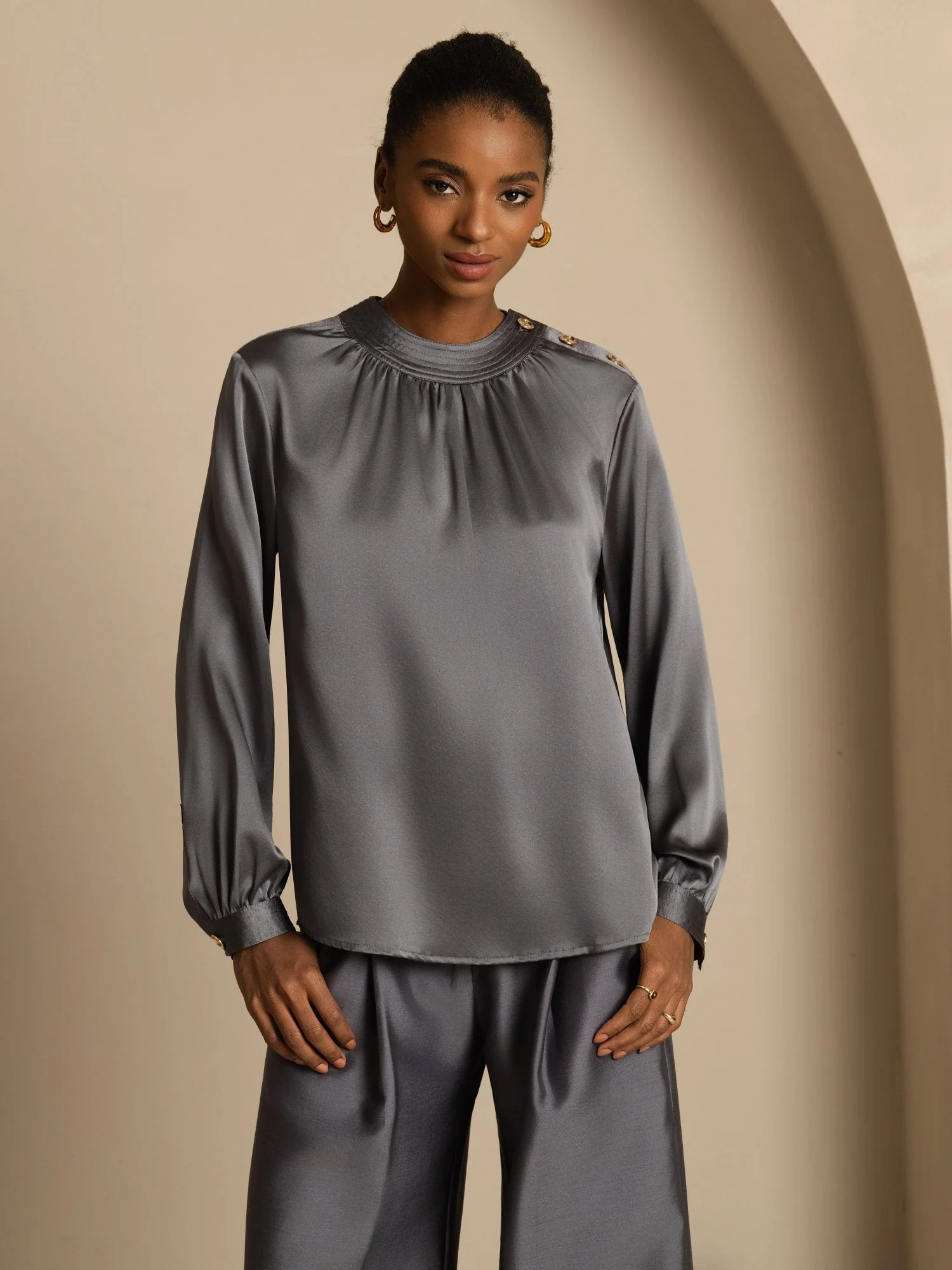 19Momme Seide Damen Bluse mit Gathered Neck und langen Ärmeln - Image 8
