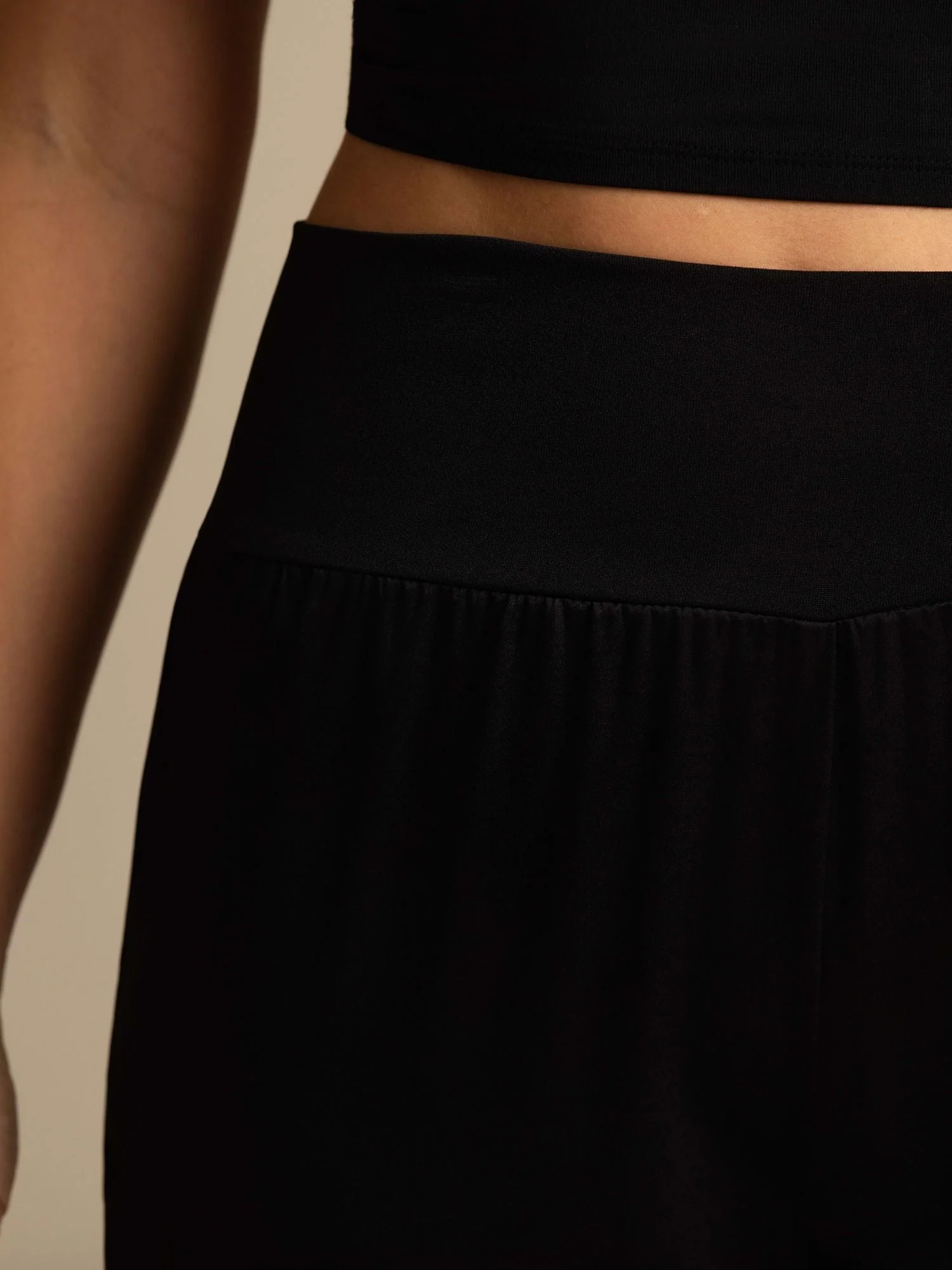 19Momme Seide Damen Hochtaillierte Weite Beinhose mit Breit Dehnbund - Image 4