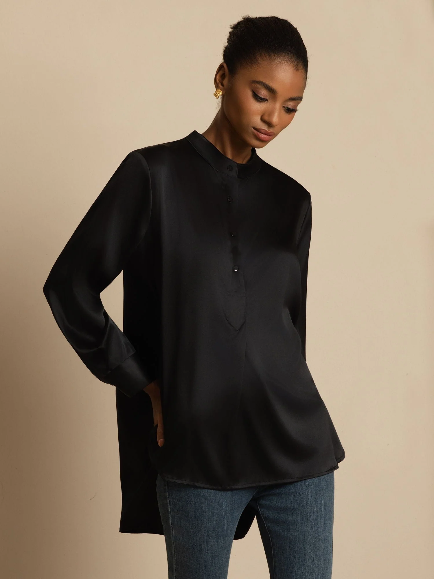 19Momme Seide Damen Standkragen High-Low Bluse Mit Knopfdetails - Image 17
