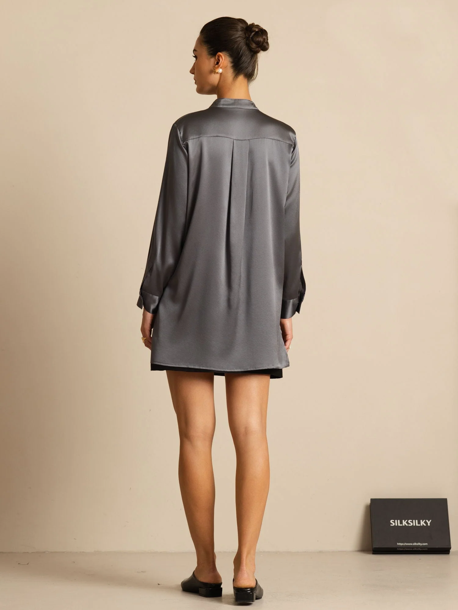 19Momme Seide Damen Standkragen High-Low Bluse Mit Knopfdetails - Image 24