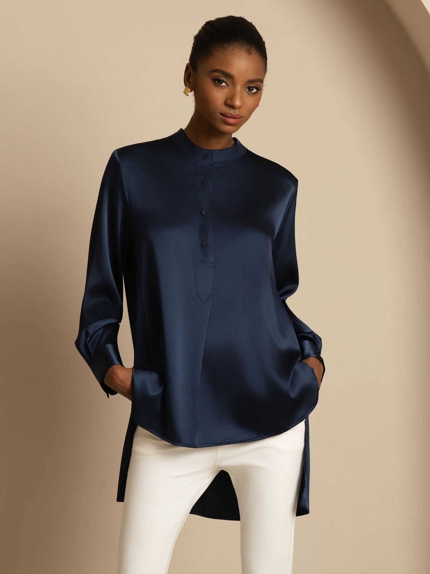 19Momme Seide Damen Standkragen High-Low Bluse Mit Knopfdetails - Image 7