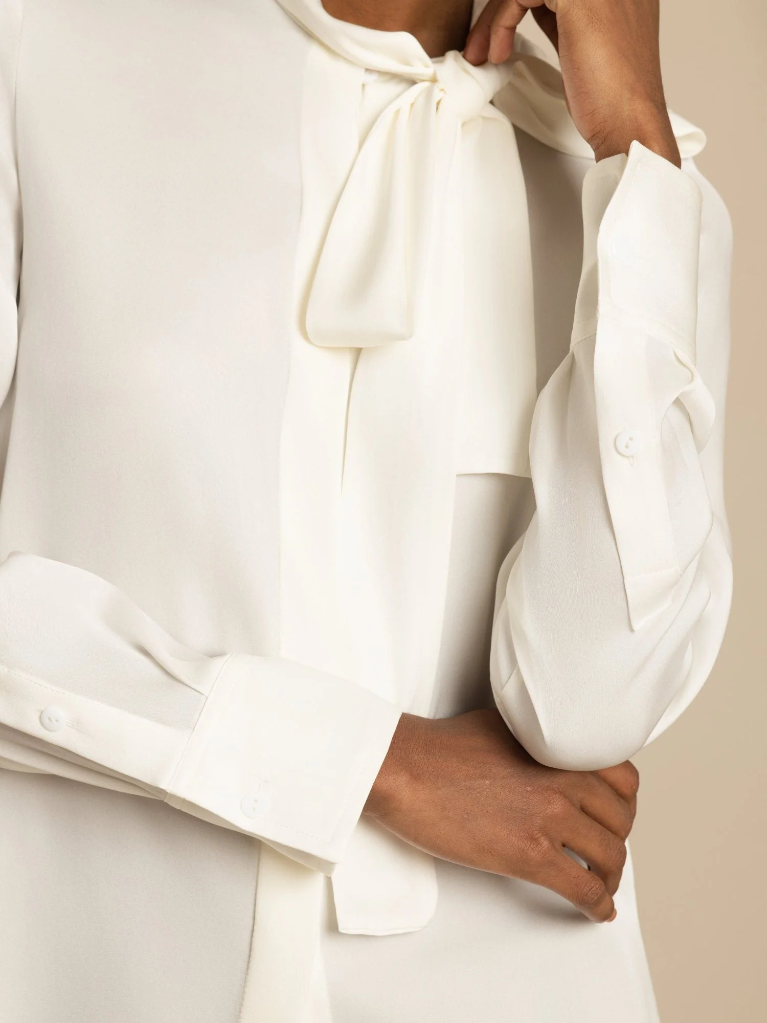 19Momme Seiden Damen Tie Neck Langarm Bluse - Image 5