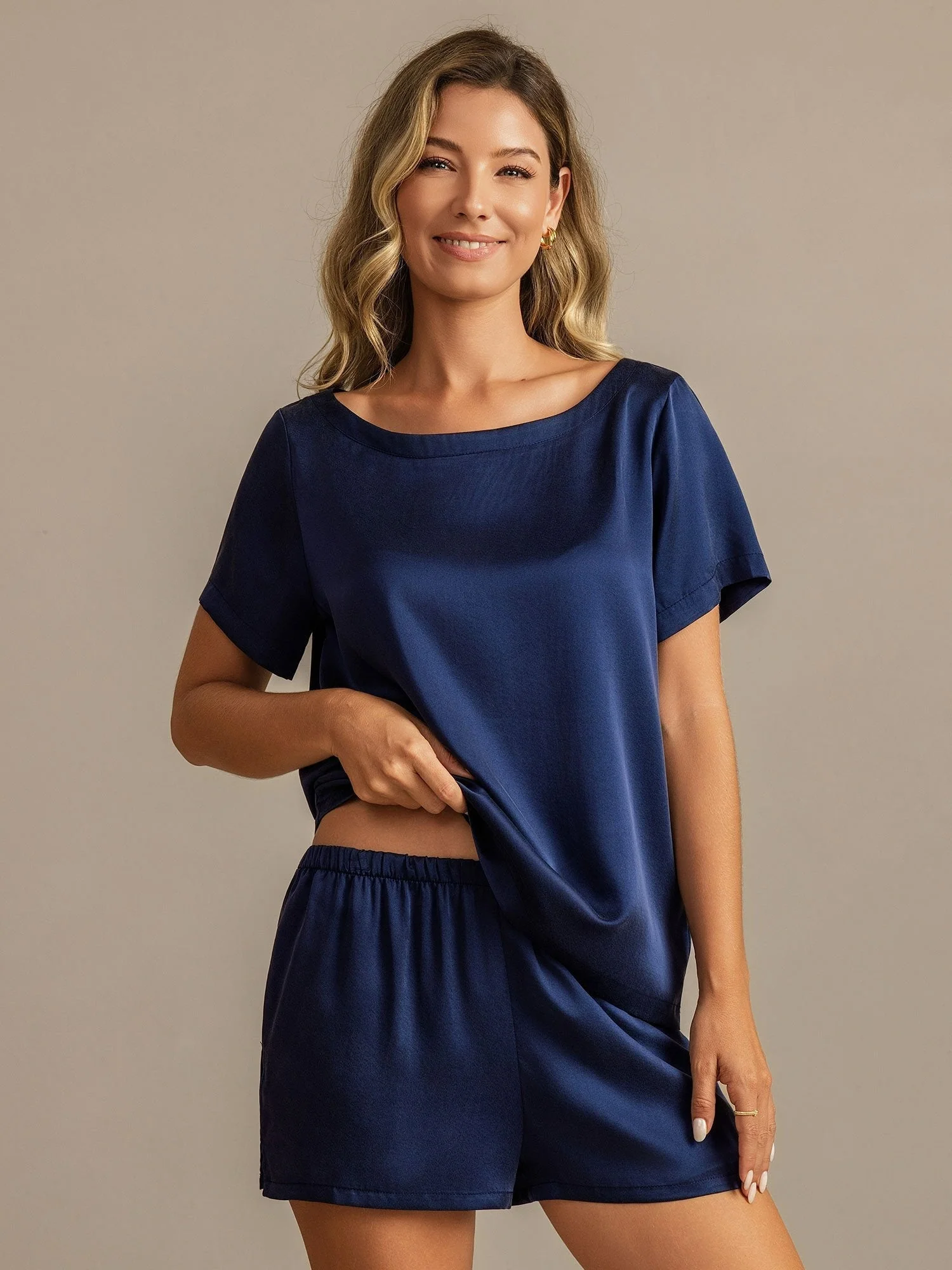 19Momme Damen Seiden Kurzarm Rundkragen Pyjama Set mit Seitentaschen Design - Image 5