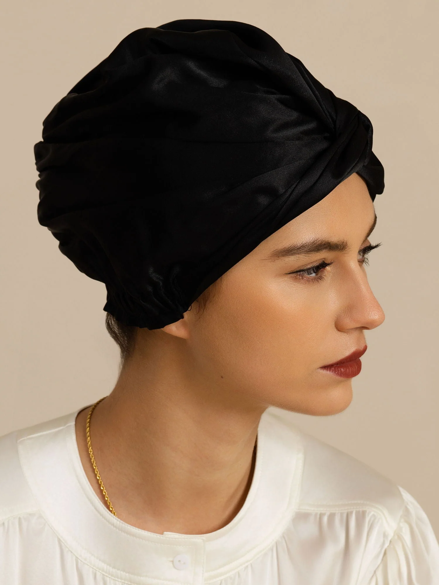 Haarhaube aus 22Momme reiner Seide mit Knotendesign vorne und verstellbarem Knopfverschluss - Image 10