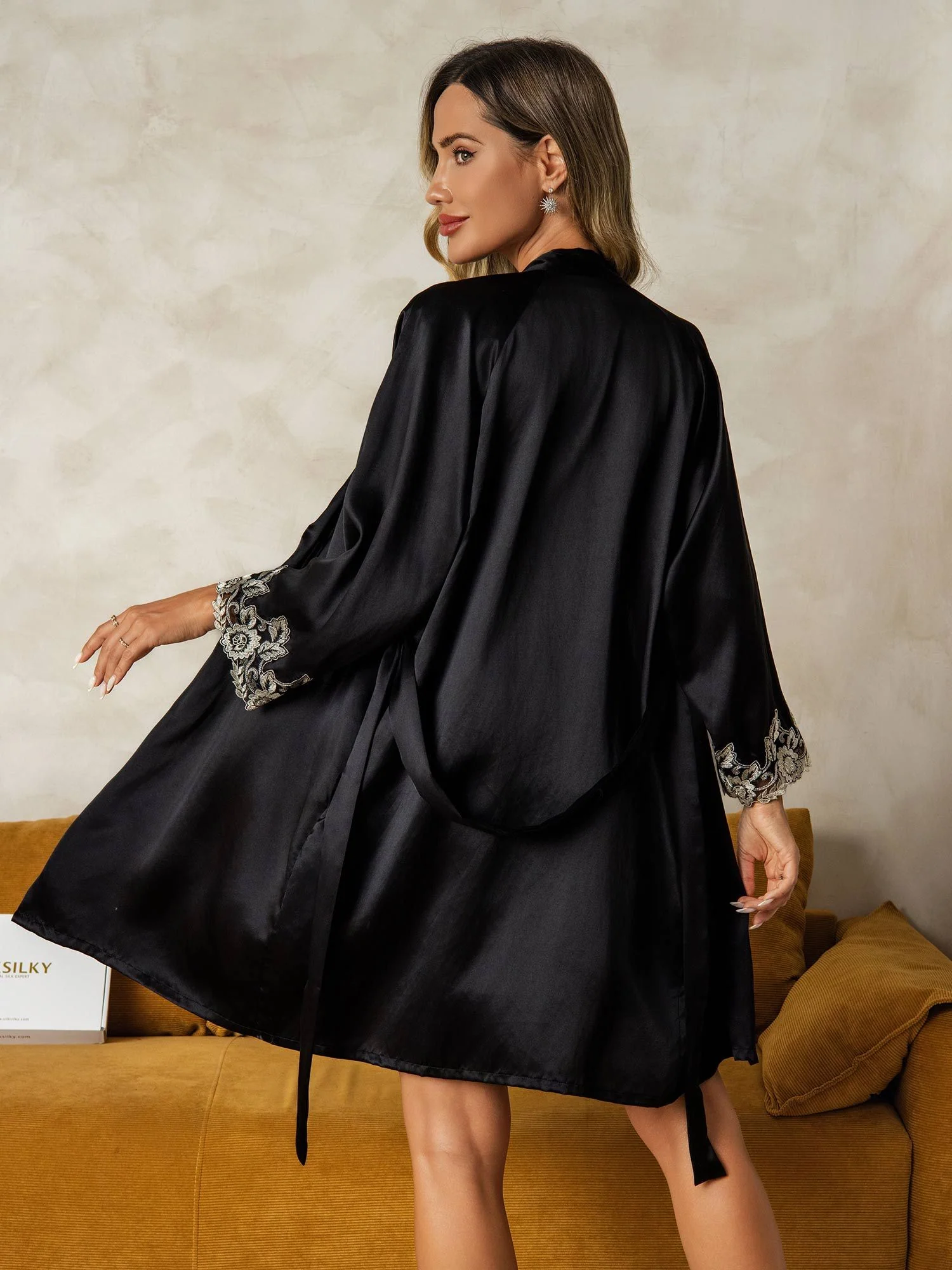 Elegantes Reine Seide Spitzenbesatz Morgenmantel Und Camisole Set 3 Teilig - Image 17