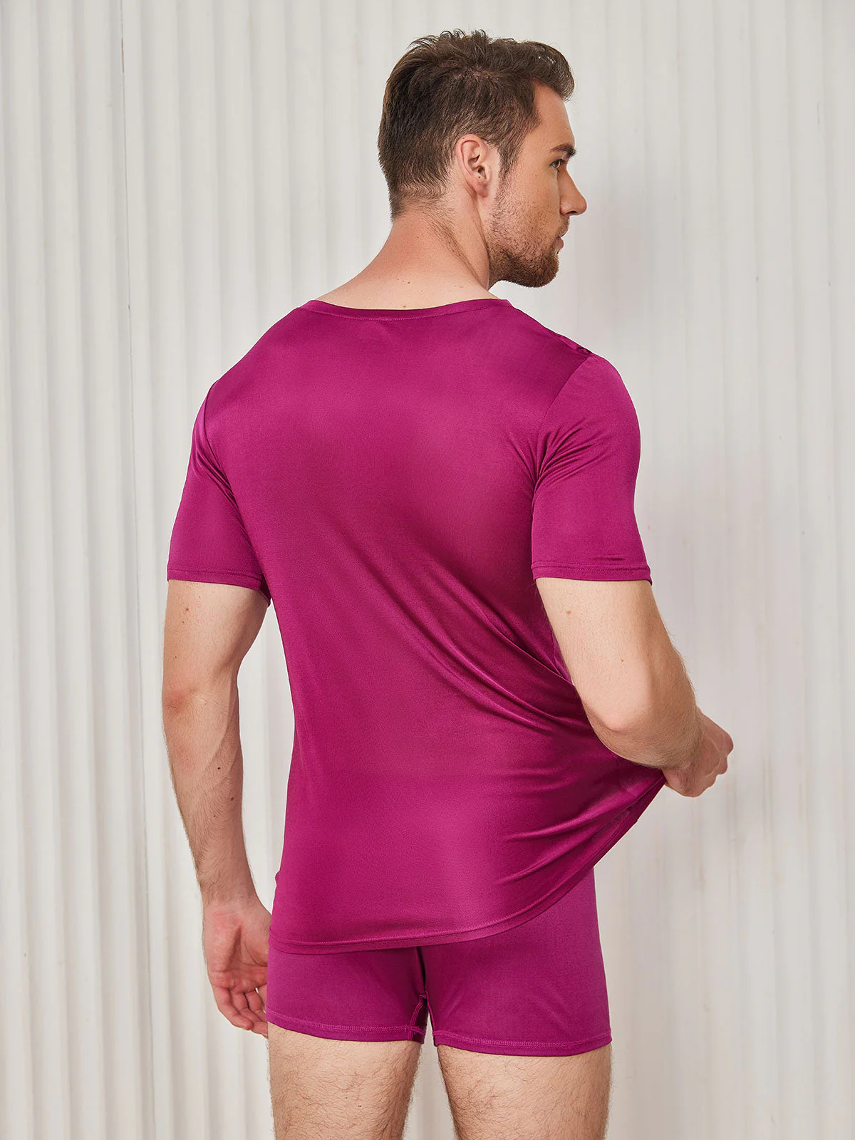 Clearance - Herren Basic gestricktes T-Shirt aus Seide mit V-Ausschnitt - Image 30