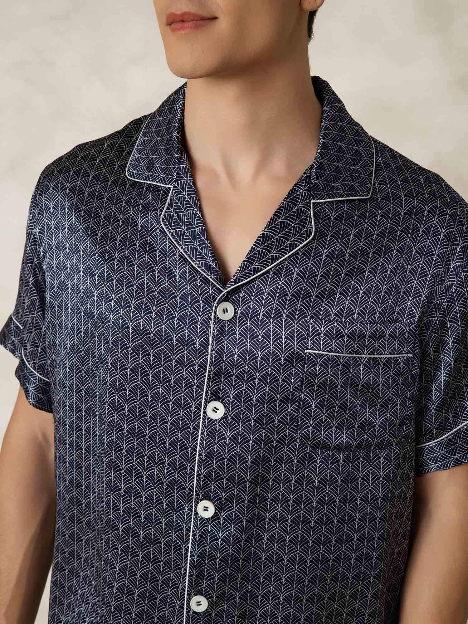 Herrenpyjamas Set Aus Reiner Seide Mit Kurzarm Marineblauem Ginkgo Druck Und Hose - Image 7