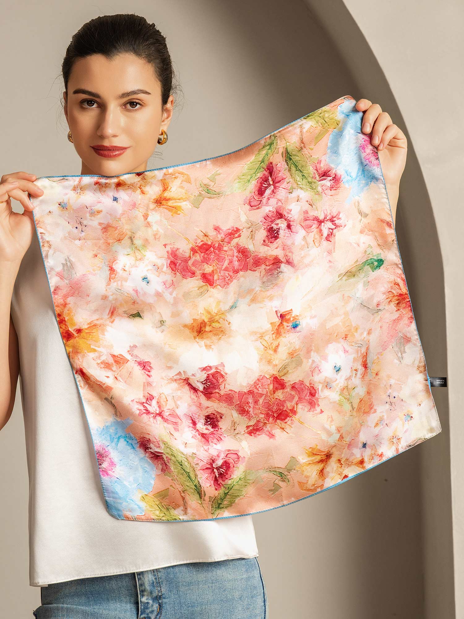 Pure Silk Floral Bliss Square Scarf - Größe 53x53cm - Image 4
