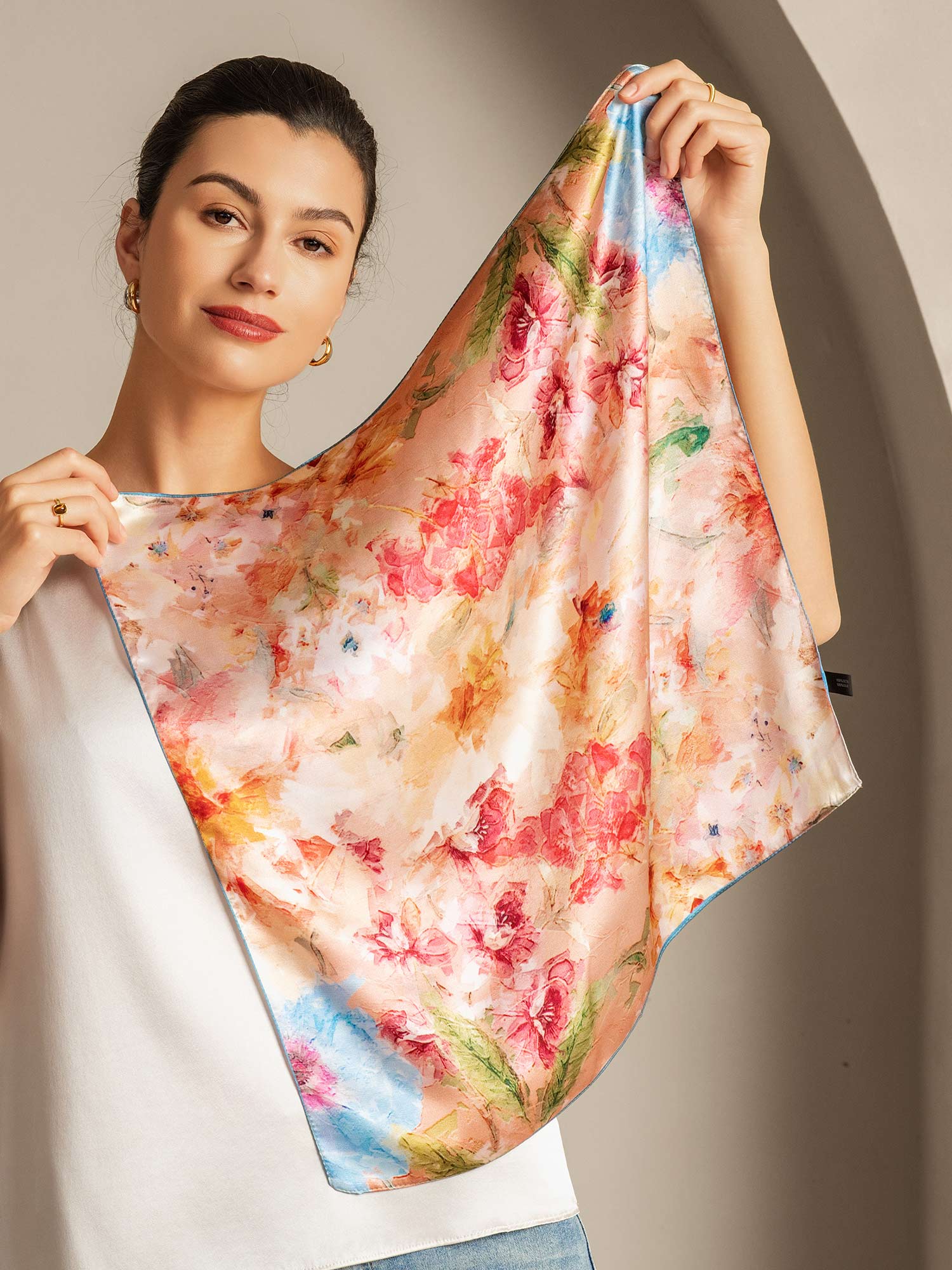 Pure Silk Floral Bliss Square Scarf - Größe 53x53cm - Image 5