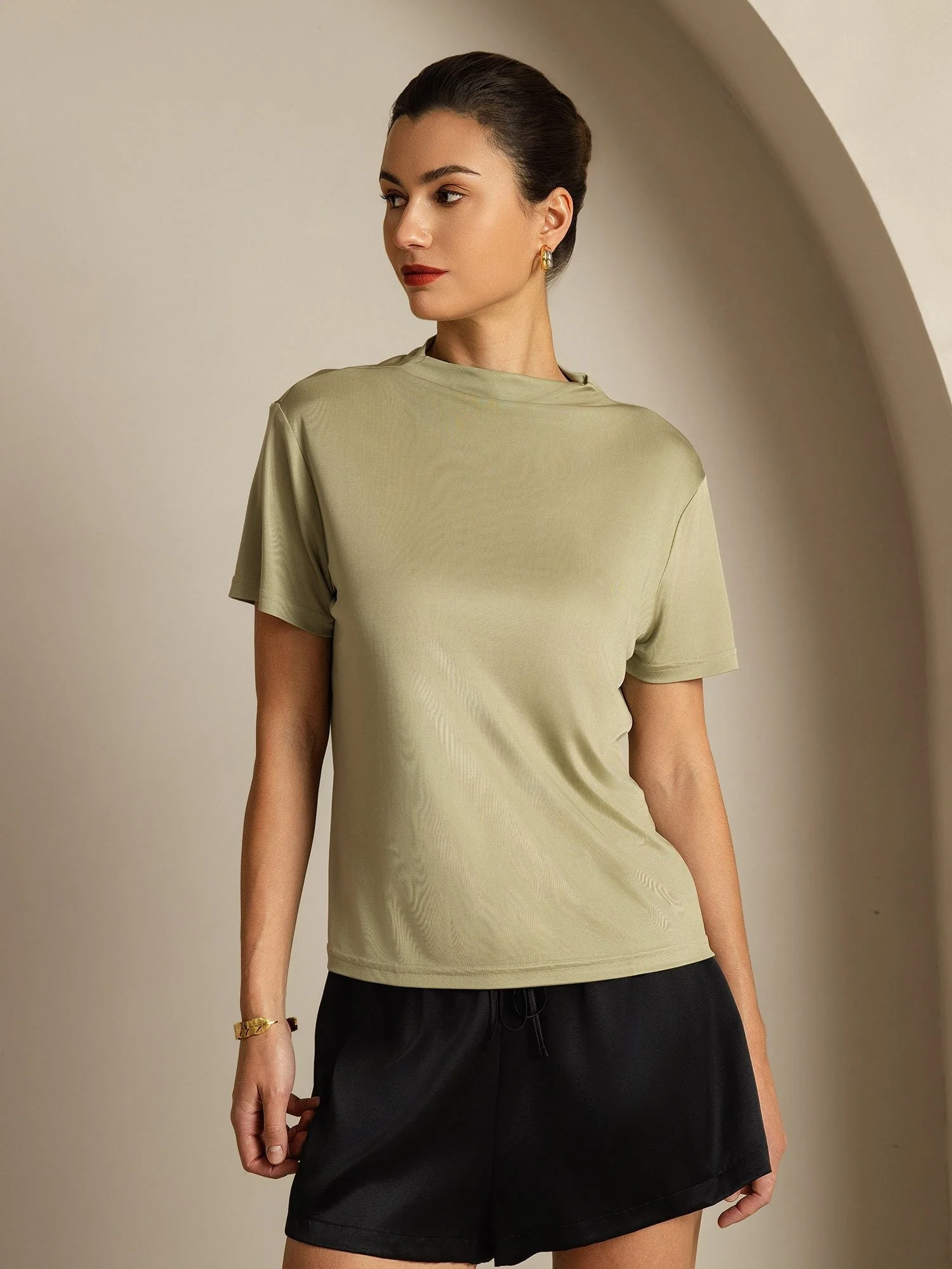 Damen T-Shirt Aus Reiner Seide Mit Kurzen Ärmeln Und Mock-Kragen - Image 50