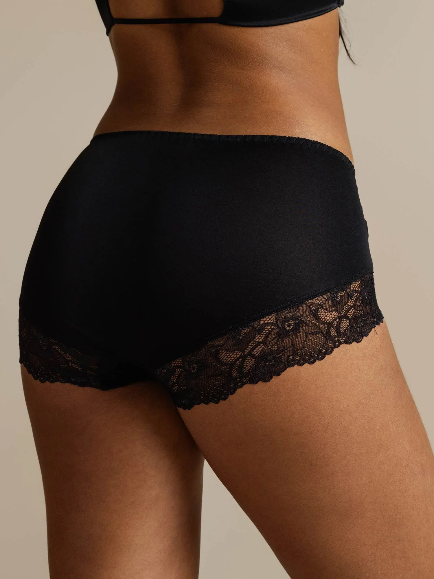 100% Maulbeerseide High-Waist Slip Mit Spitzenbesatz - Image 10