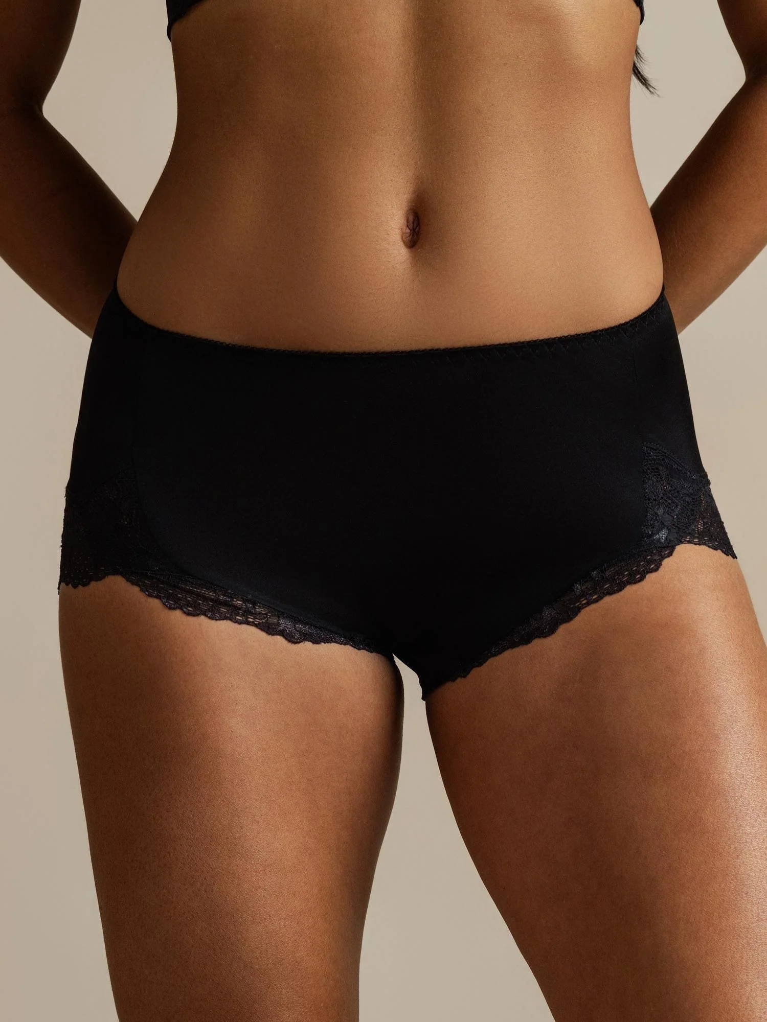 100% Maulbeerseide High-Waist Slip Mit Spitzenbesatz - Image 14