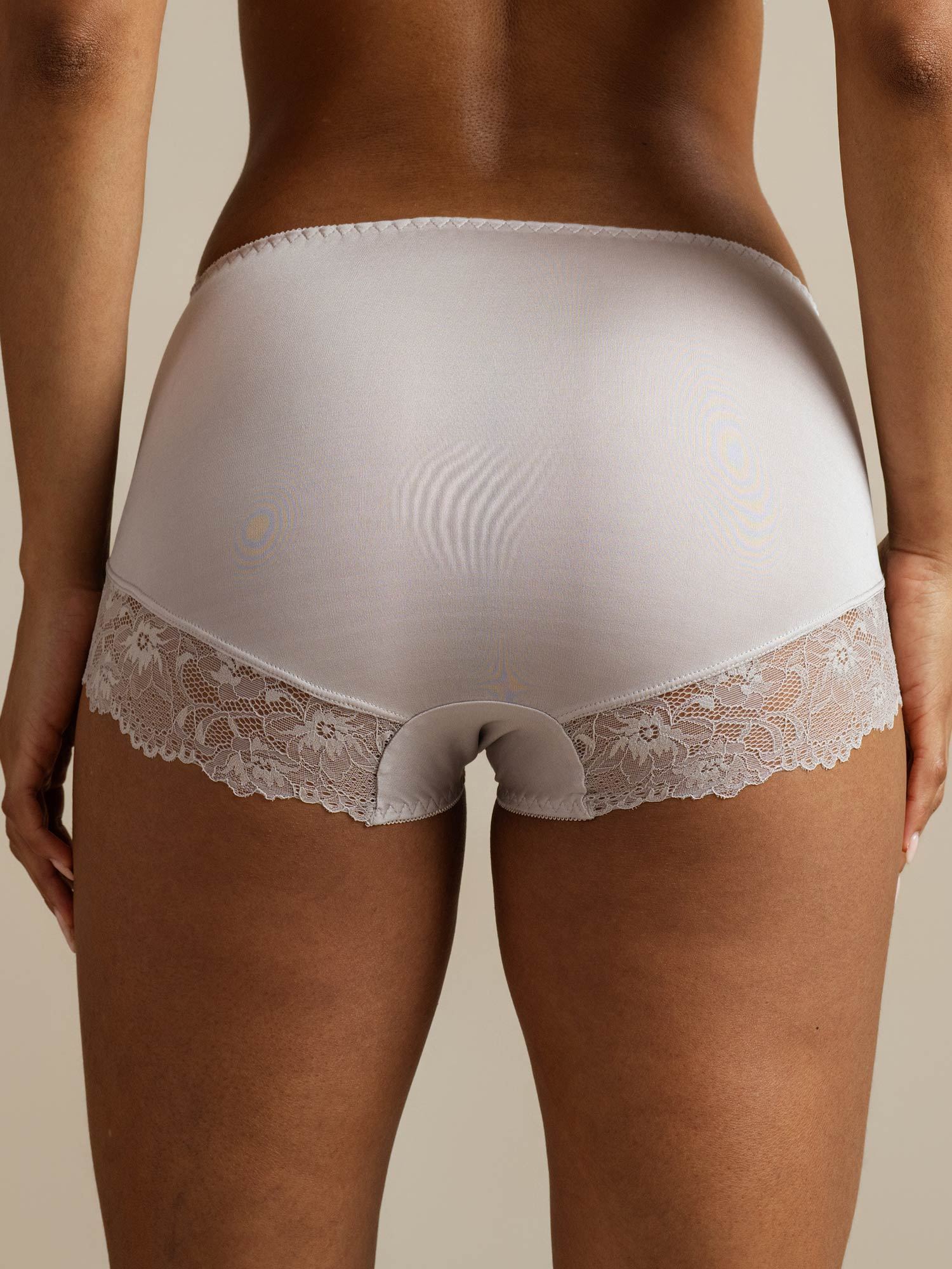 100% Maulbeerseide High-Waist Slip Mit Spitzenbesatz - Image 2