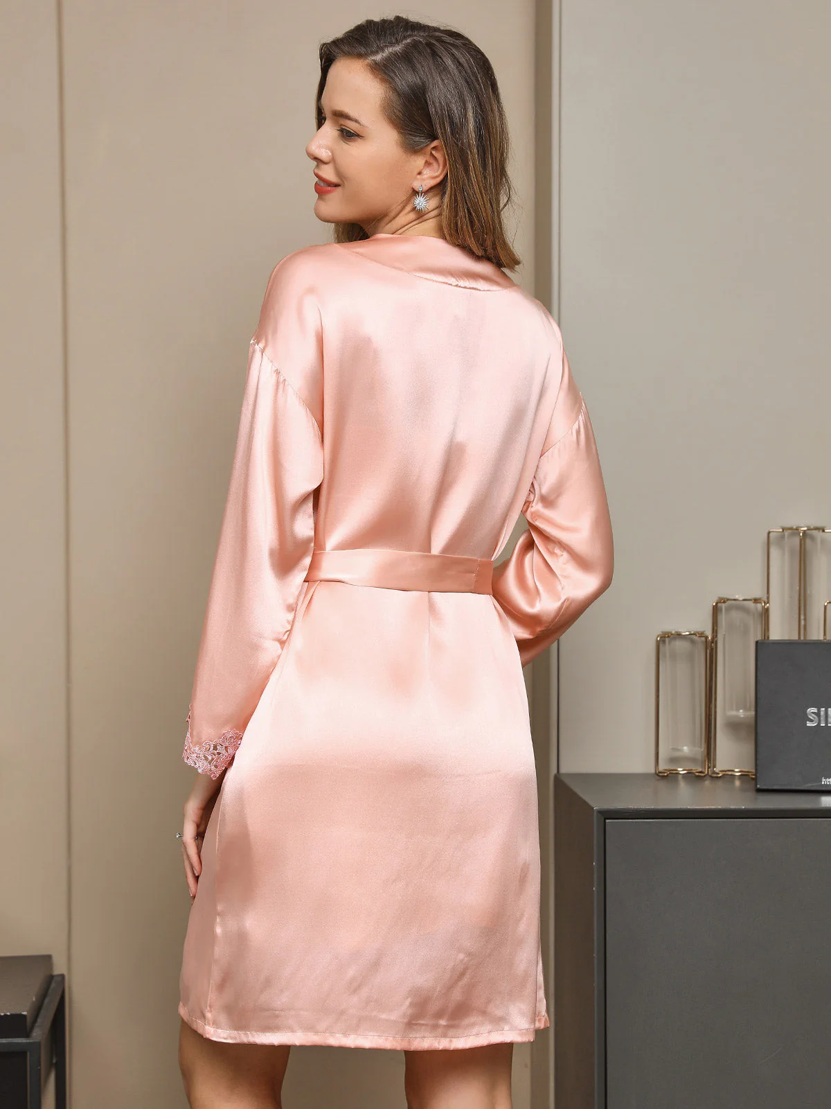 Nachthemd Und Morgenmantel Set Aus Reiner Seide Mit Spitze Und Schlitzdesign - Image 10