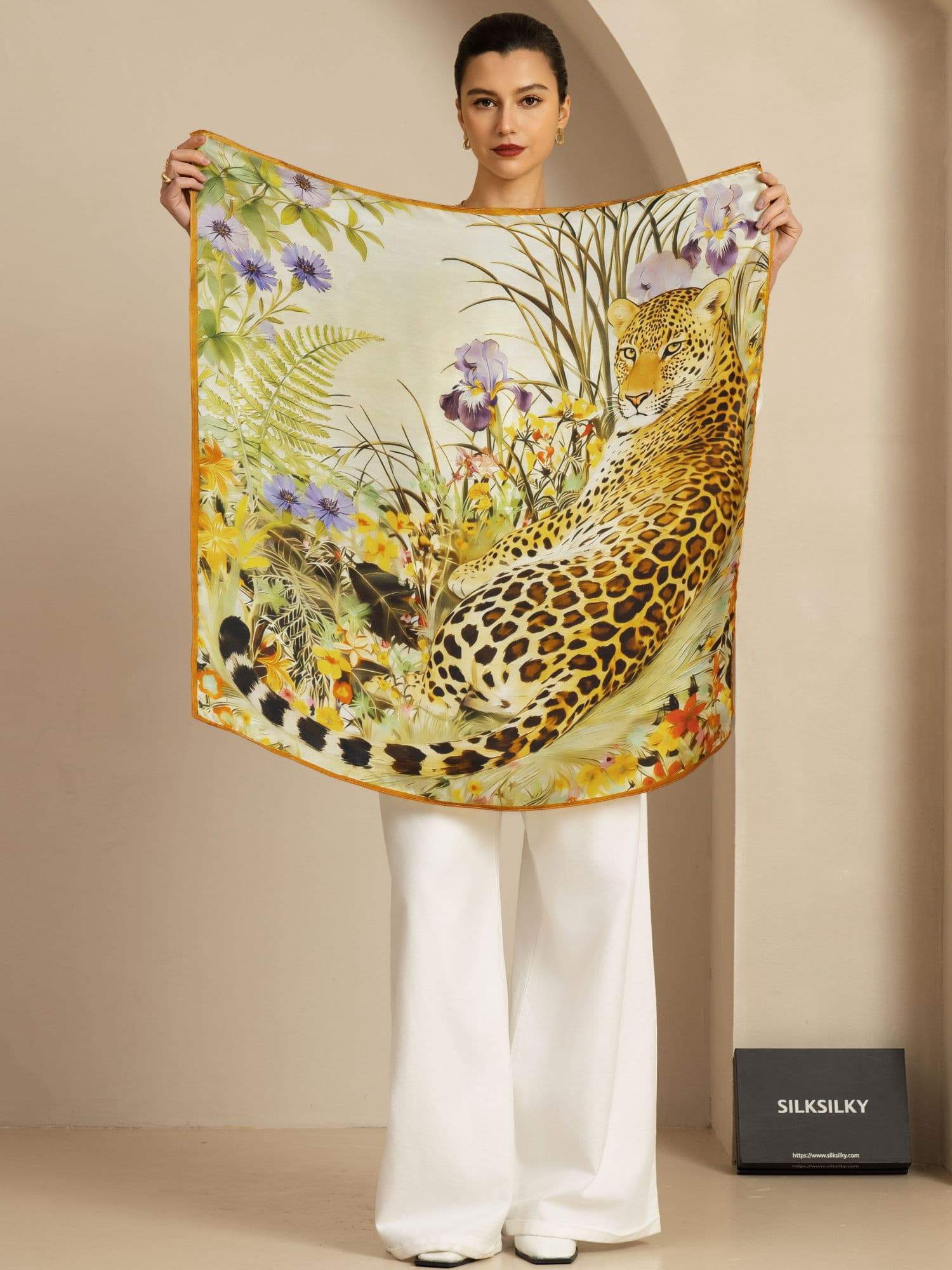 Reine Seide Leopard & Floral Schal - Größe 90x90cm - Image 3
