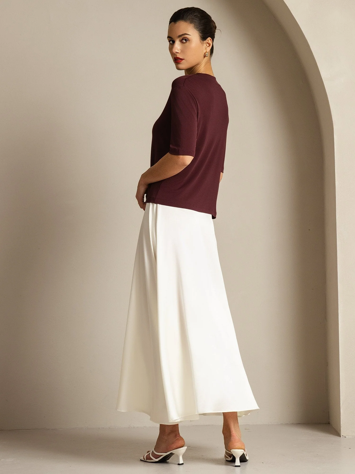 Damen T-Shirt Aus Reiner Seide Mit Halbarm Und Rundhalsausschnitt - Image 24