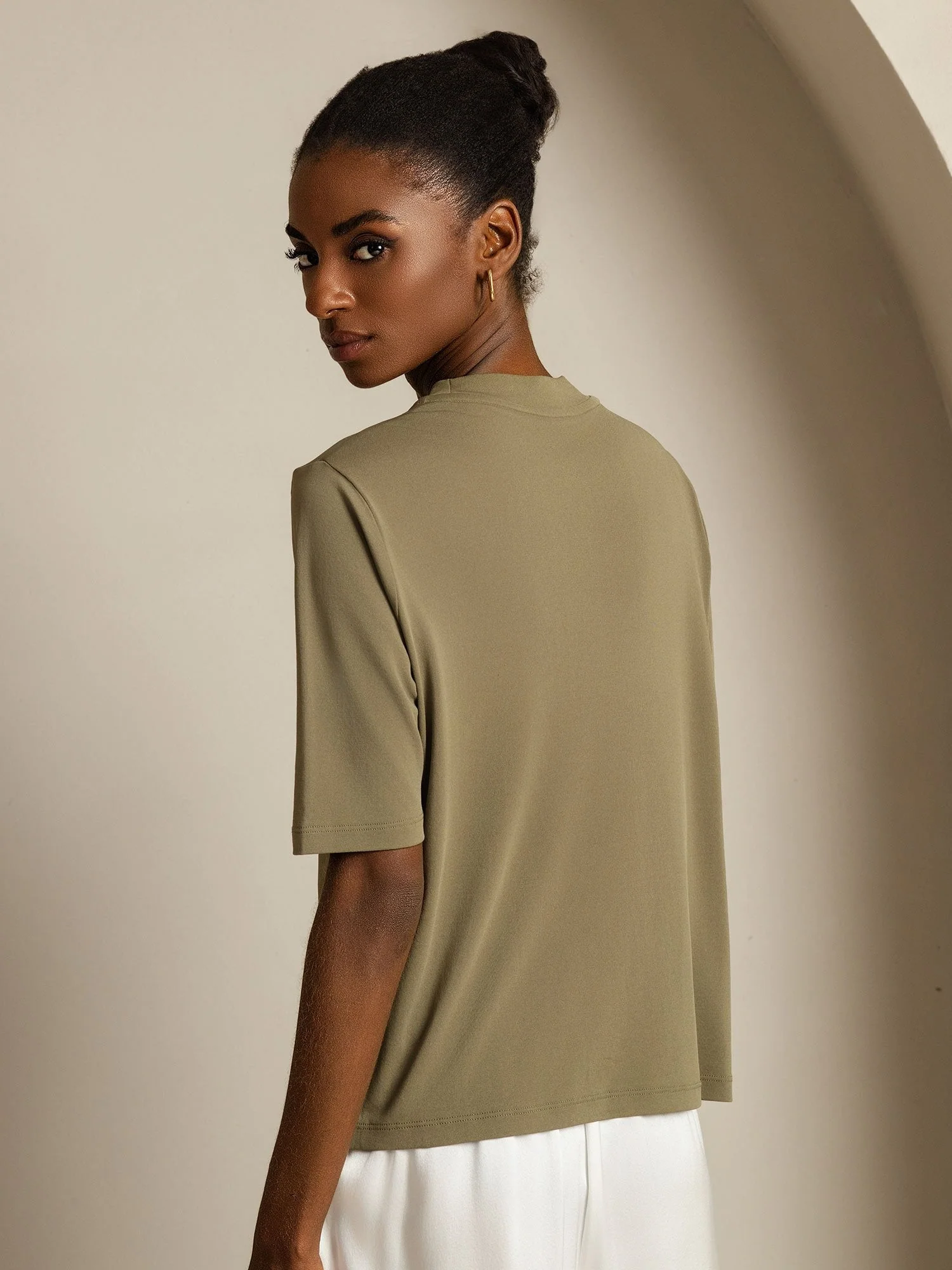 Damen T-Shirt Aus Reiner Seide Mit Halbarm Und Rundhalsausschnitt - Image 36
