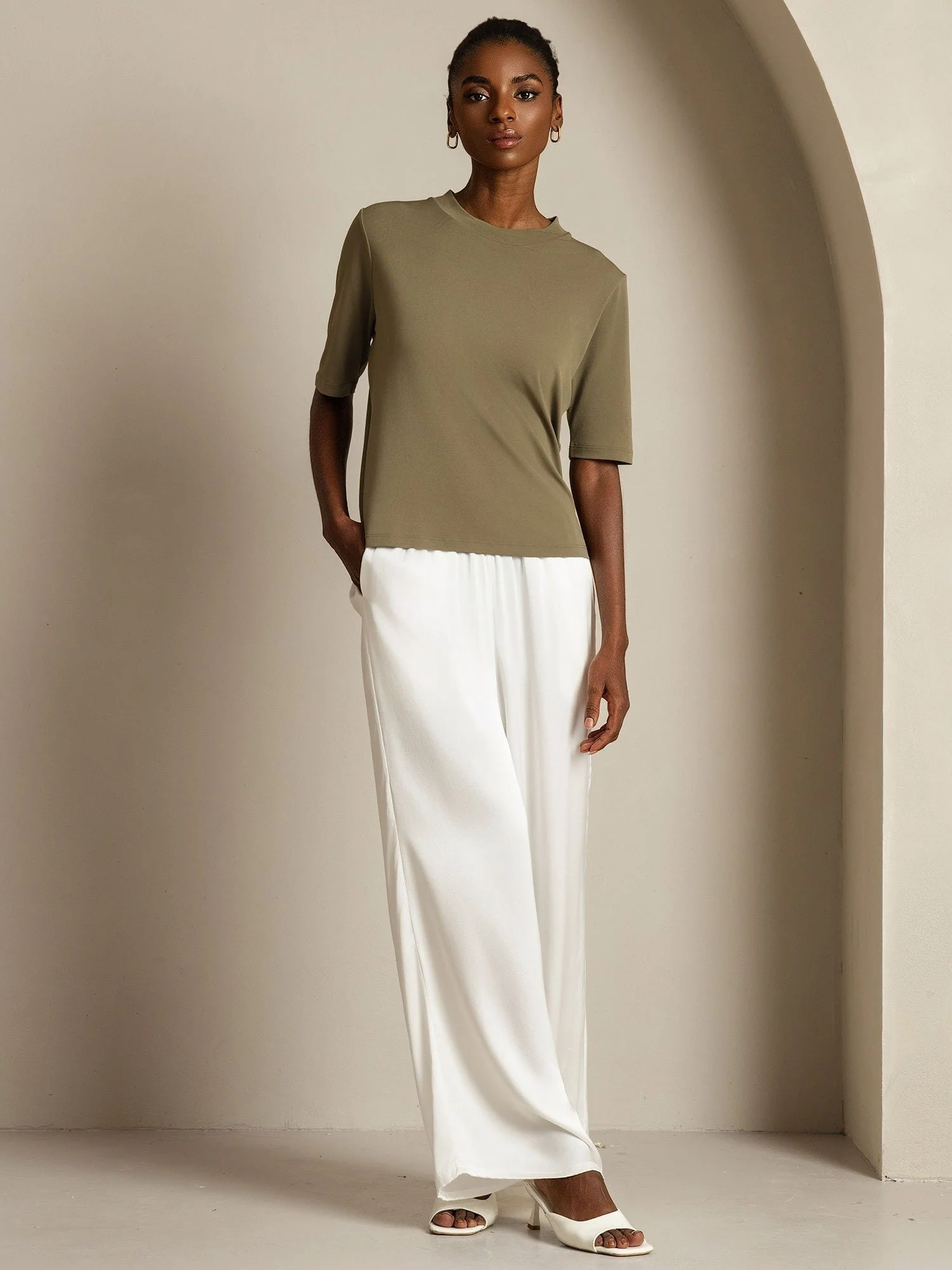 Damen T-Shirt Aus Reiner Seide Mit Halbarm Und Rundhalsausschnitt - Image 40