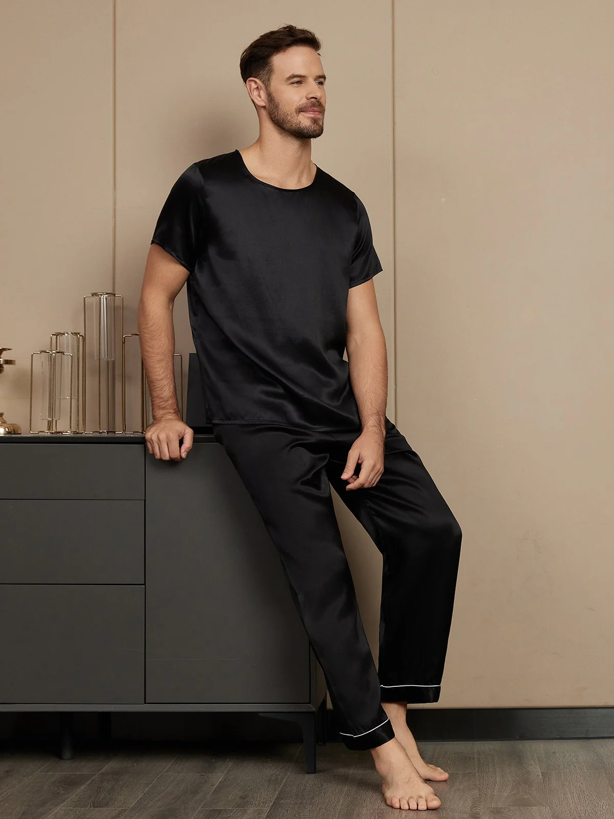 Herrenpyjamas Set Aus Reiner Seide Mit Kurzarm Rundhals Und Hose - Image 10