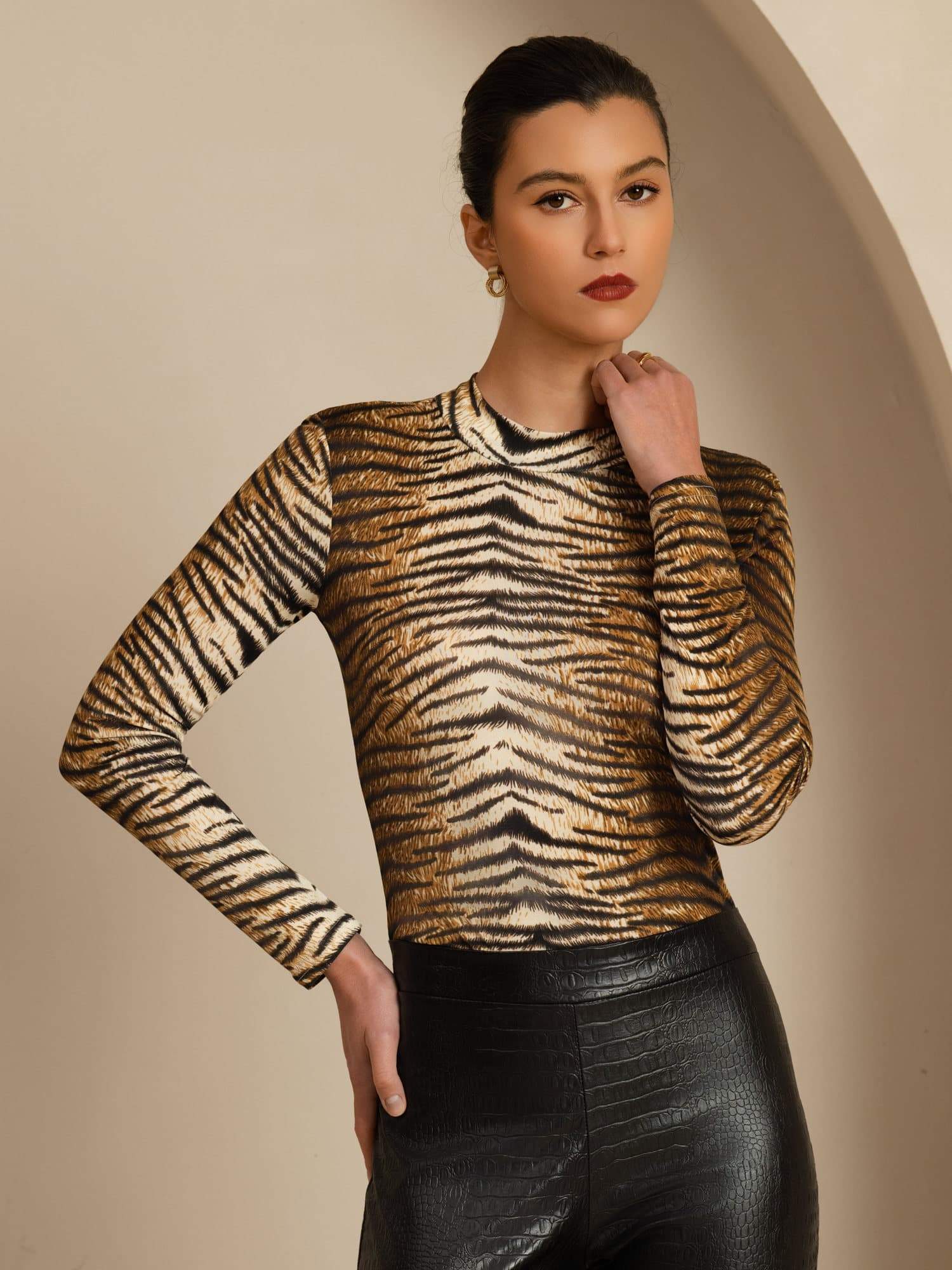 Pure Seide Damen Wildtier Print Langarm Mock Neck Oberteil - Image 9
