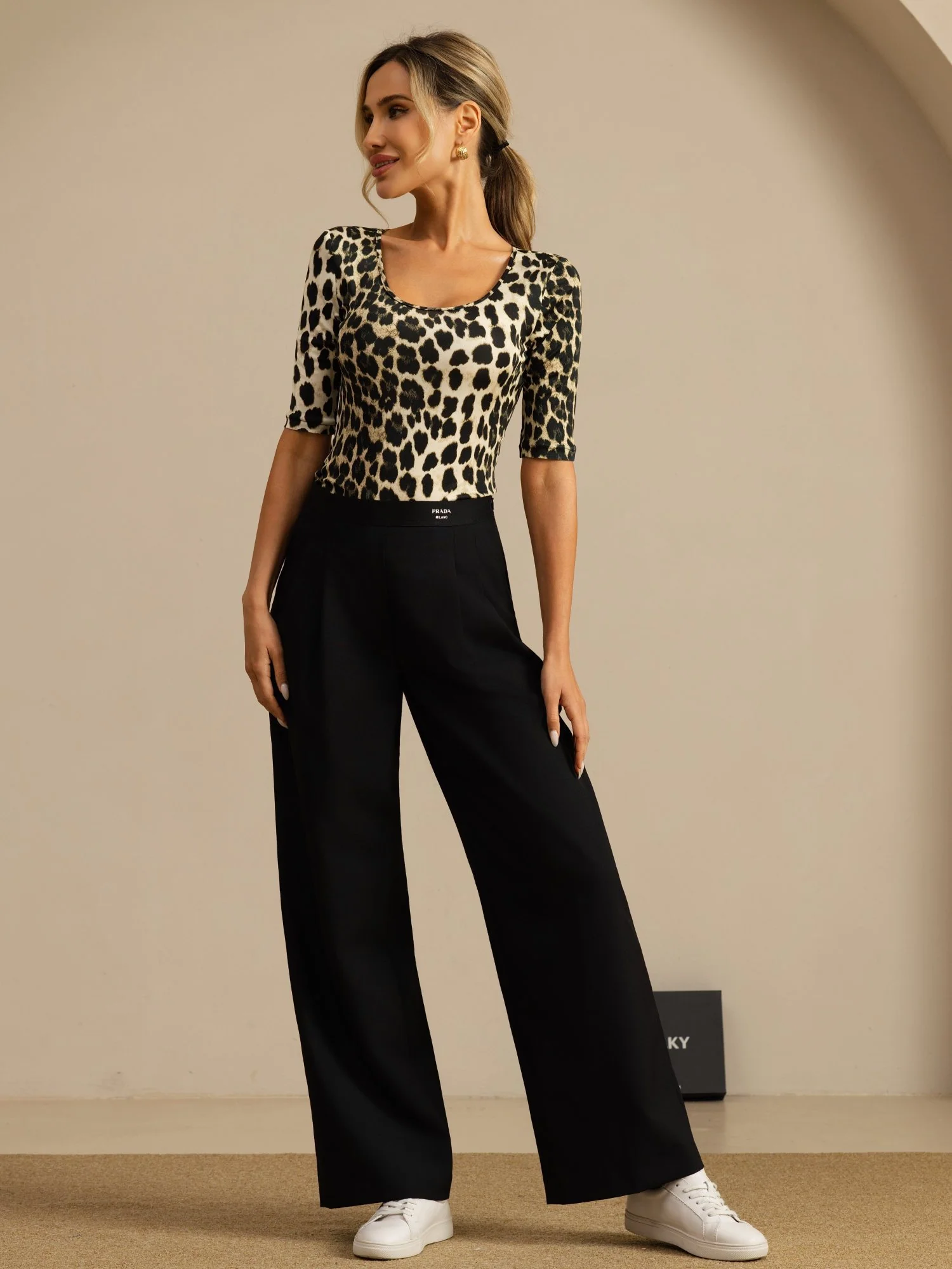 Reine Seide Damen Halbarm Rundhals Top Mit Wildtierdruck - Image 15