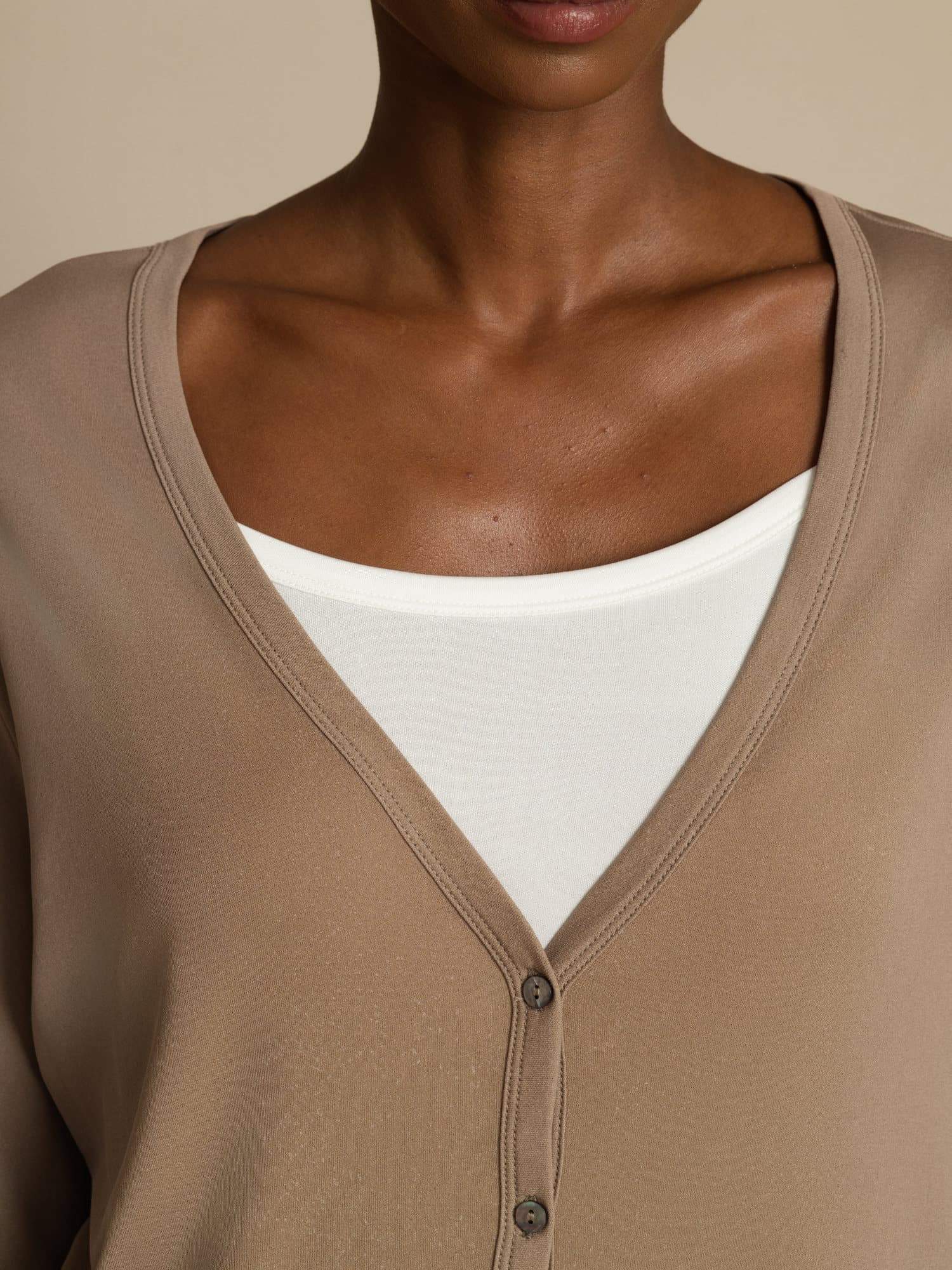 Pure Silk Damen V-Ausschnitt Langarm Basic Strickjacke - Image 20