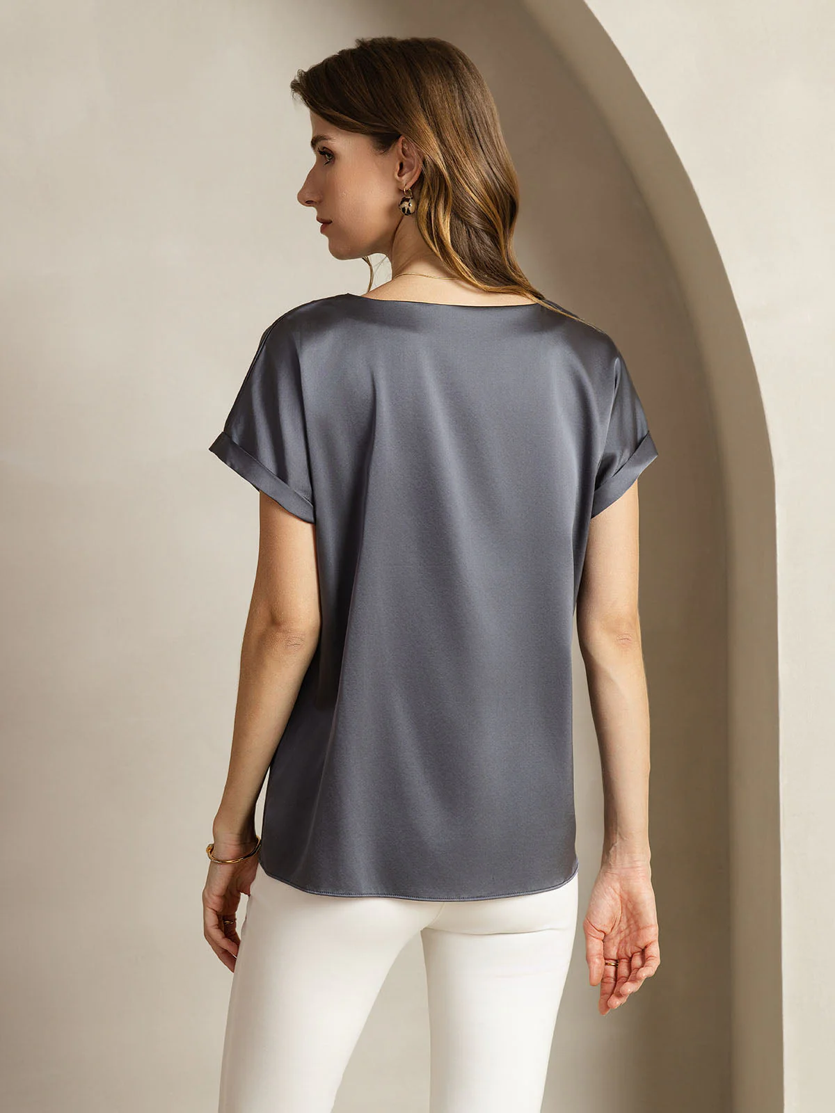 19Momme Seidenklassisches Lässiges T-Shirt mit kurzen Ärmeln - Image 29
