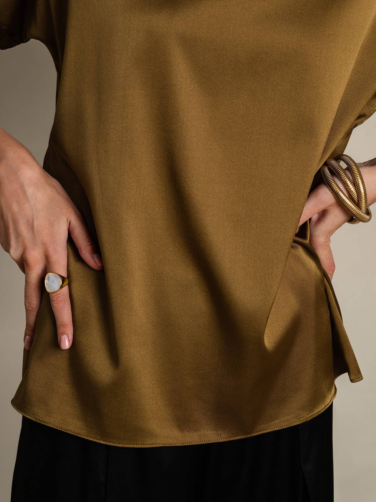 19Momme Seidenklassisches Lässiges T-Shirt mit kurzen Ärmeln - Image 40