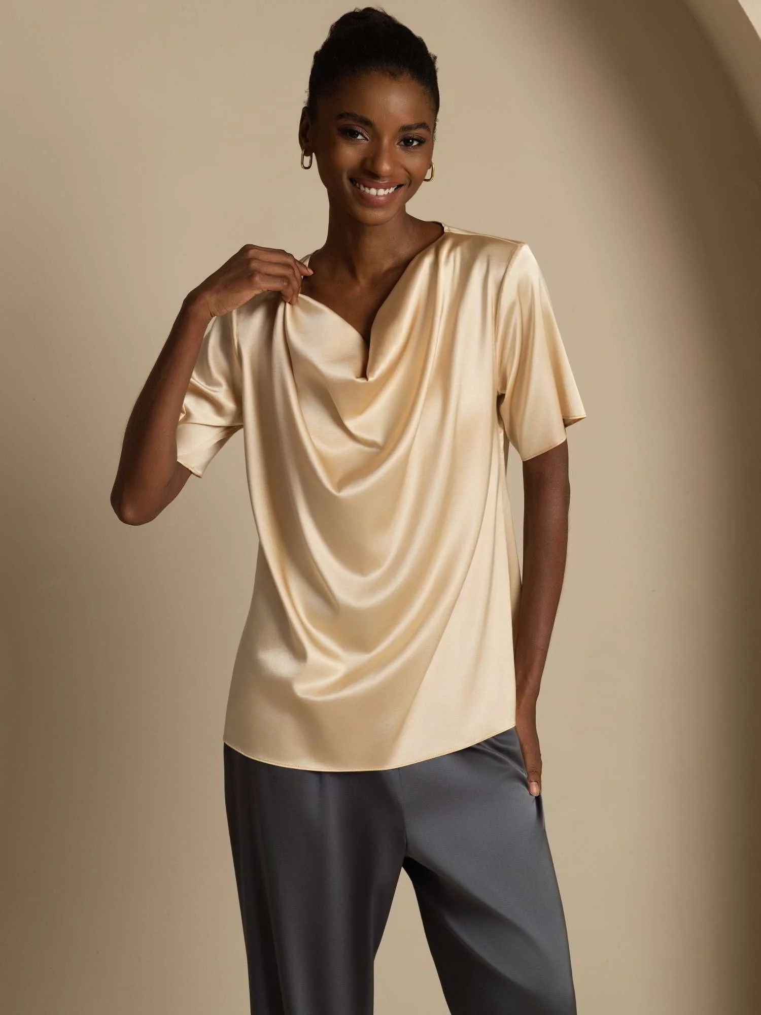 19Momme Seiden-Casual-Cowl-Neck-Kurzarm-T-Shirt - Image 15