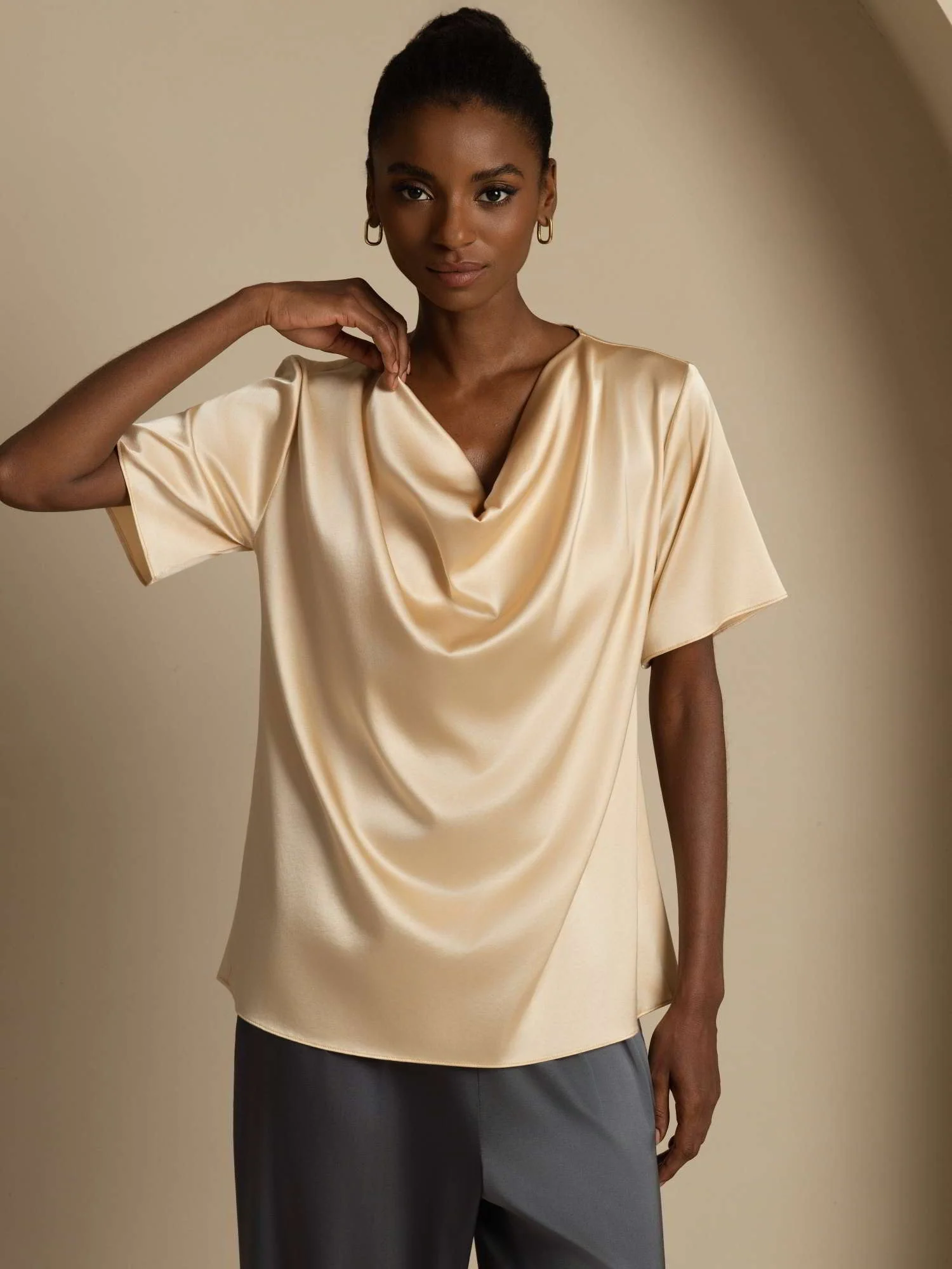 19Momme Seiden-Casual-Cowl-Neck-Kurzarm-T-Shirt - Image 17