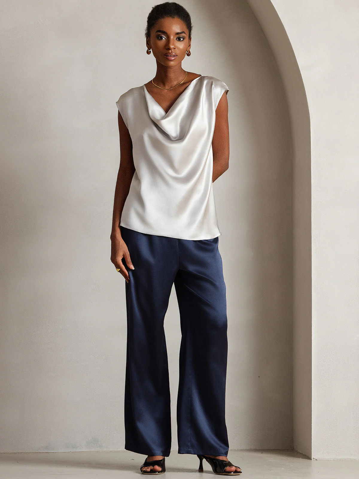 19Momme Seide Rollkragen Cap-Ärmel Bluse - Image 45