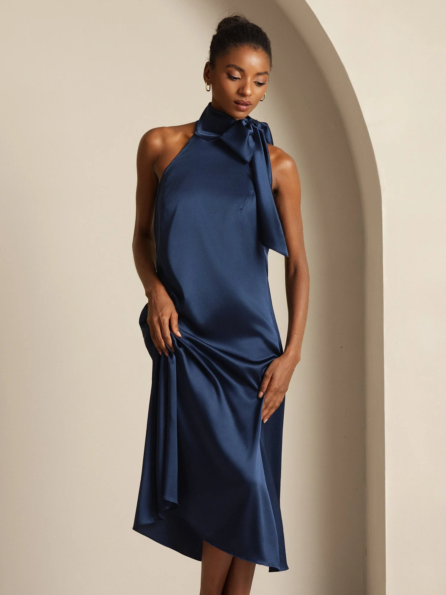 19Momme Seide Schleifenhals Kleid - Image 7