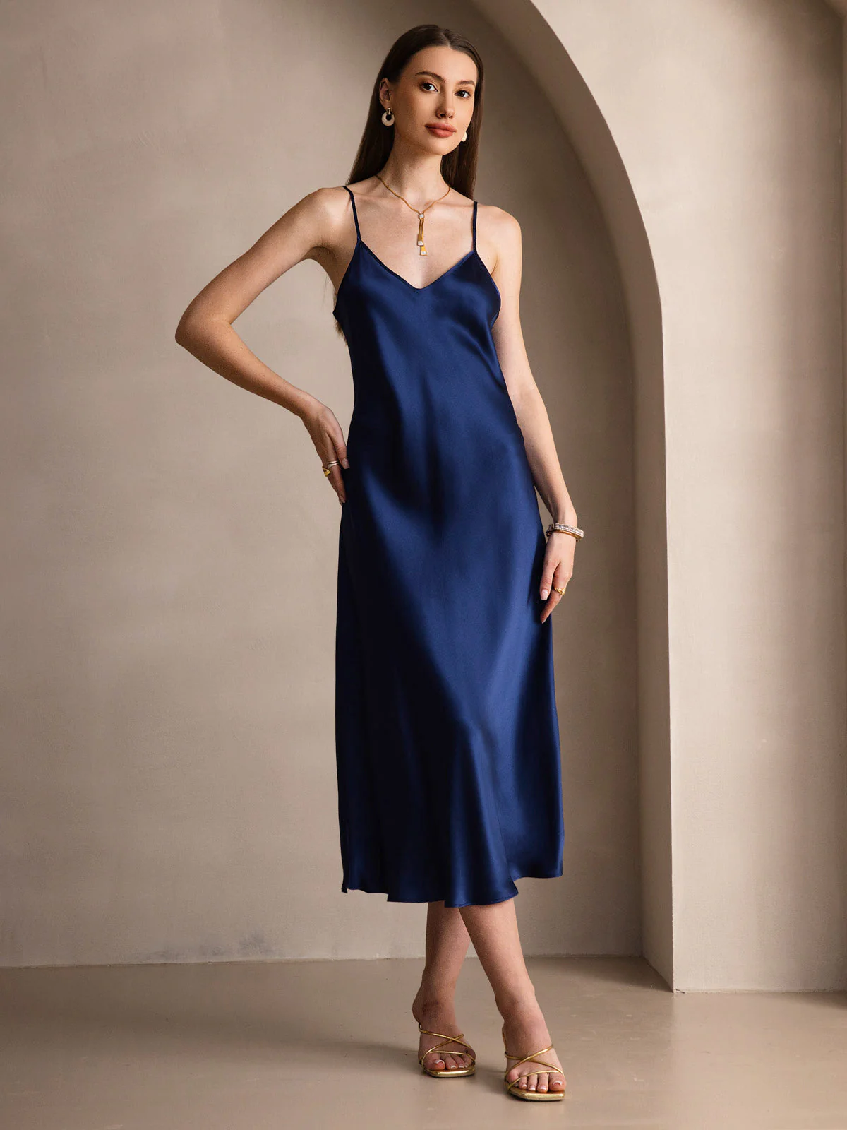 100% Maulbeerseide Midi-Kleid mit Spaghettiträgern Lang - Image 51