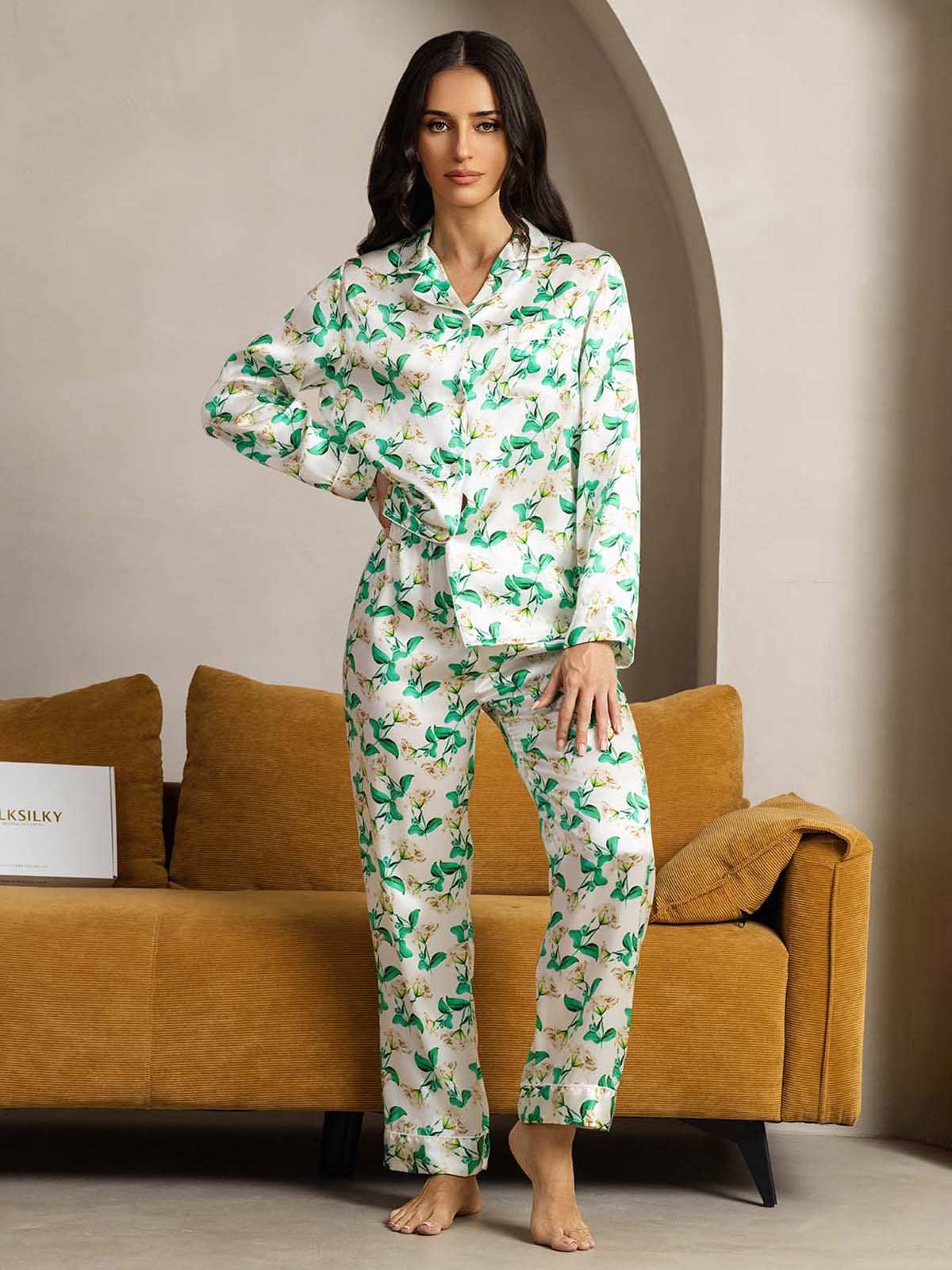 Damen Schlafanzug Aus Reiner Seide Mit Grünem Blumenmuster Und Langarm Mit Reverskragen - Image 4